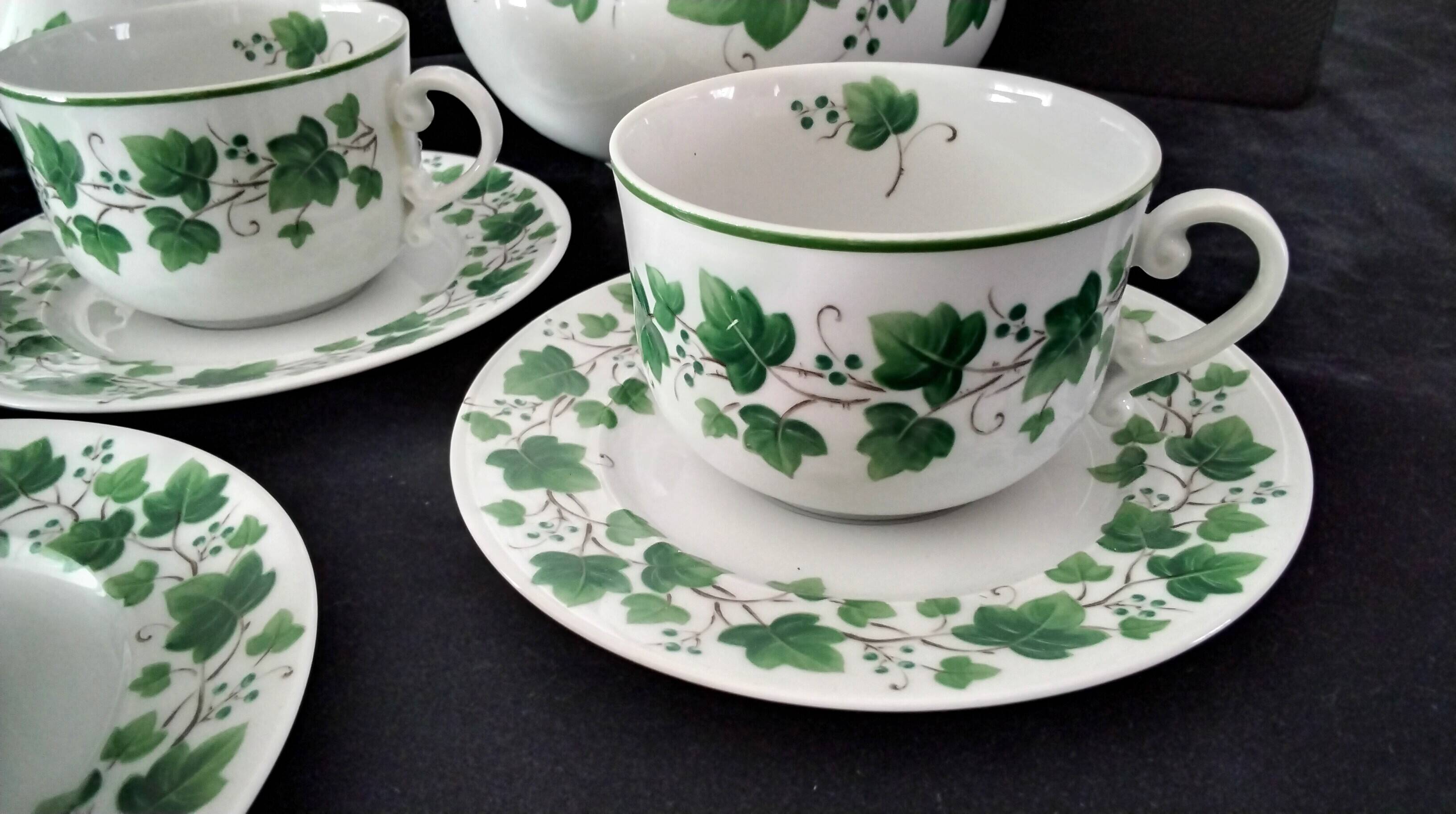 Porcelain tea service Sia Model "Evergreen"
