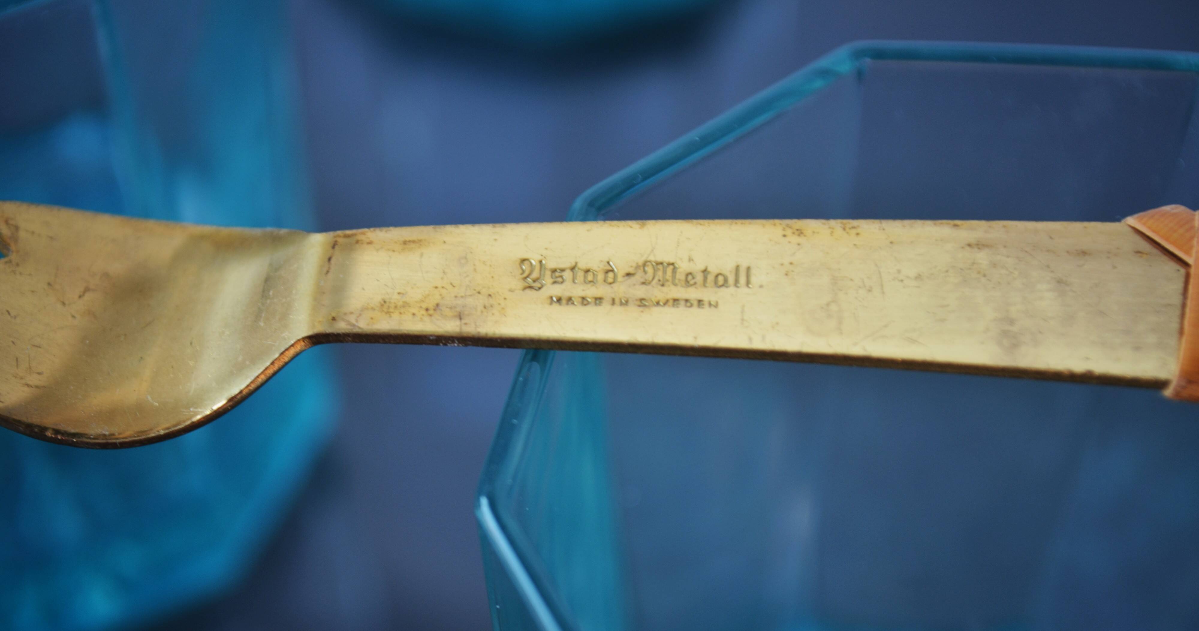 Mid Century Italy Frangar Non Flectar Whiskey Set of Blue Glasses With Ice Bucket and Fork Tongs