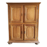 Armoire en bois massif