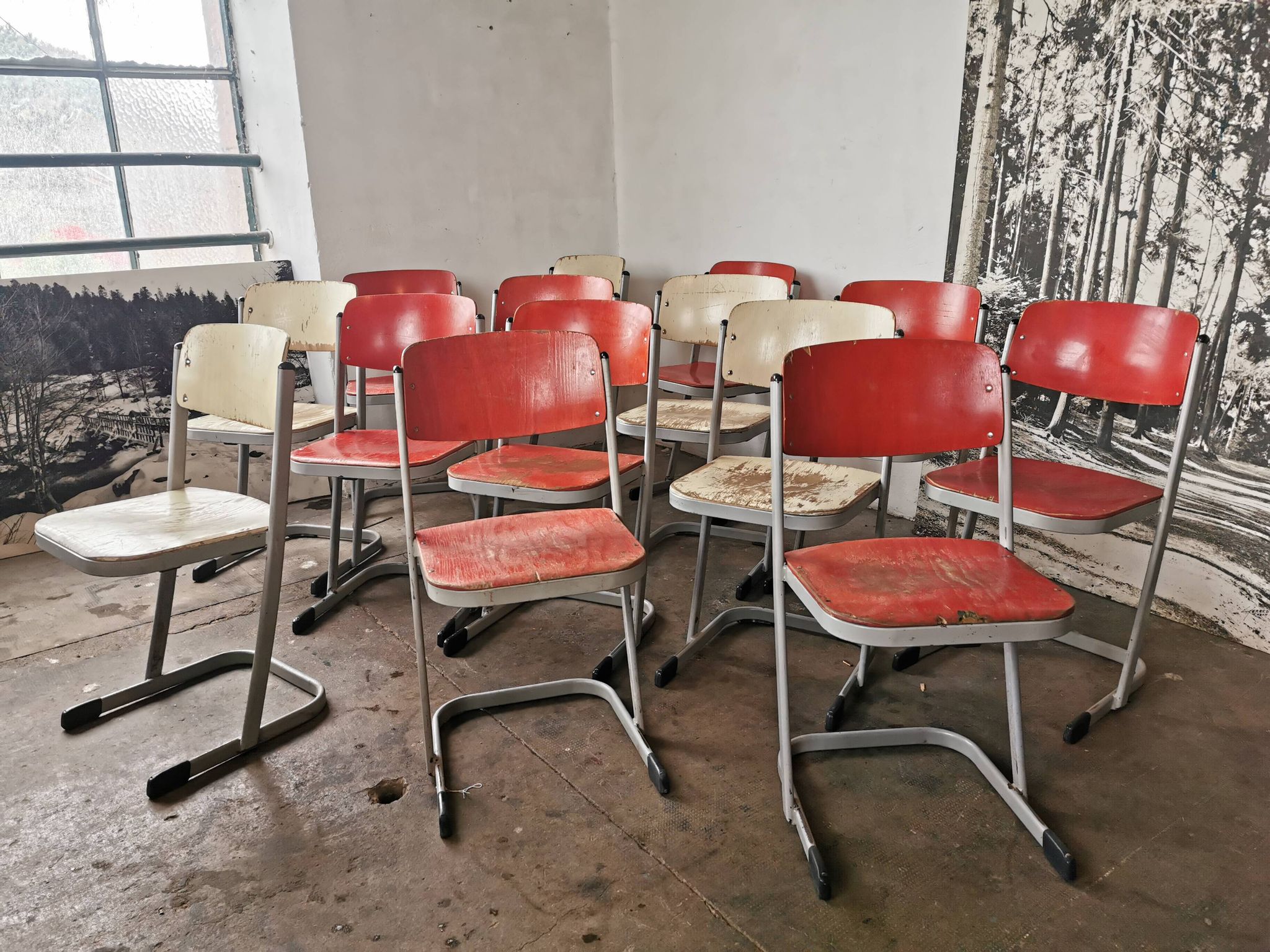 Set of 14 vintage stackable chairs