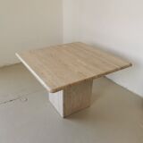 Table basse carré en travertin