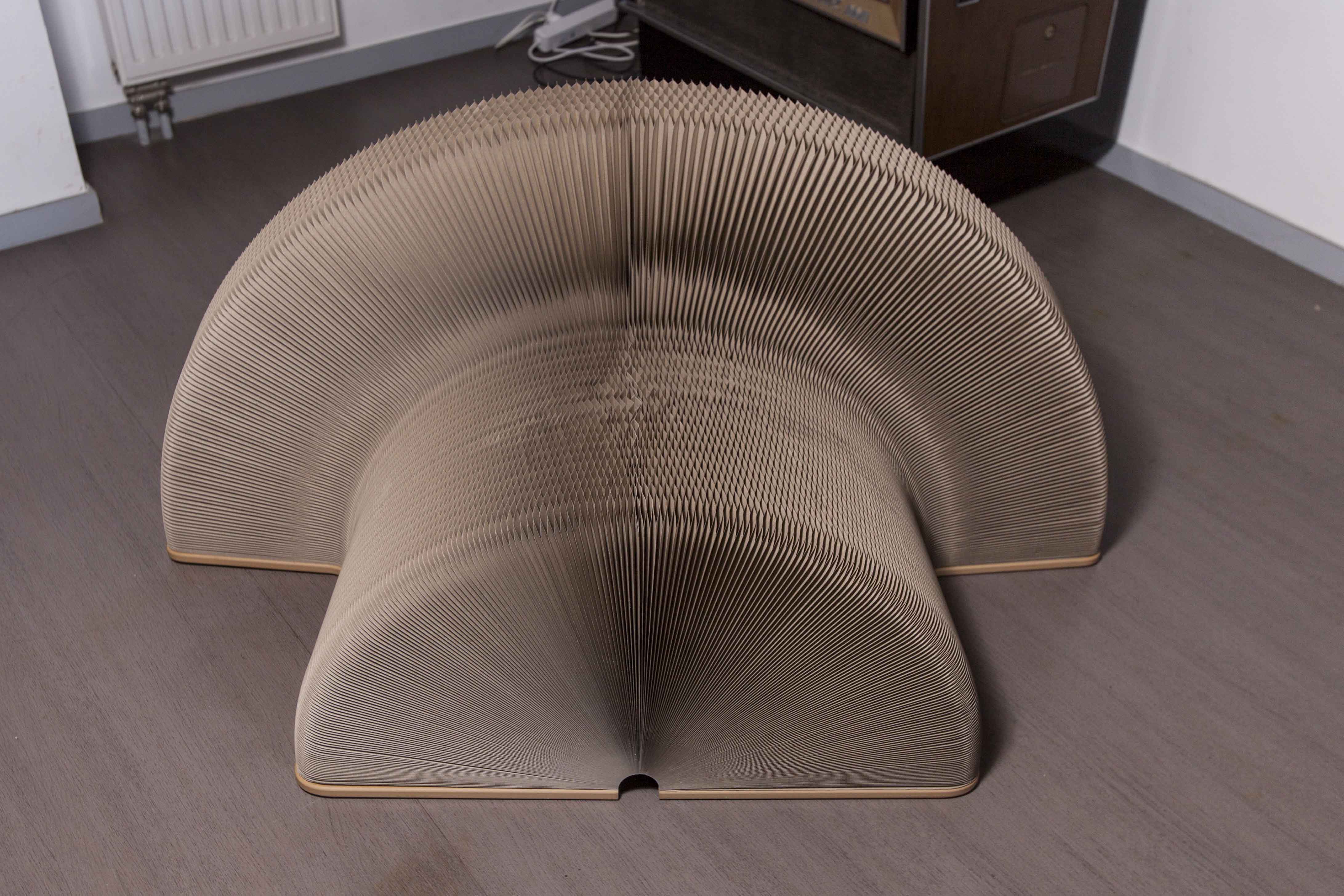 Vintage Extendable Seat The Flexible Love by Chishen chiu 2009