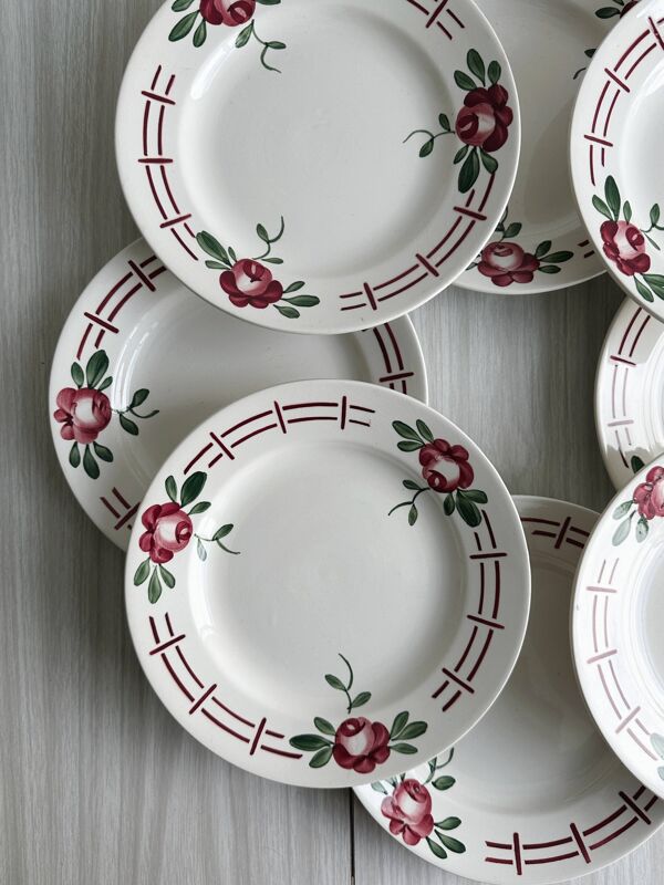 Set de 8 assiettes anciennes en faïence