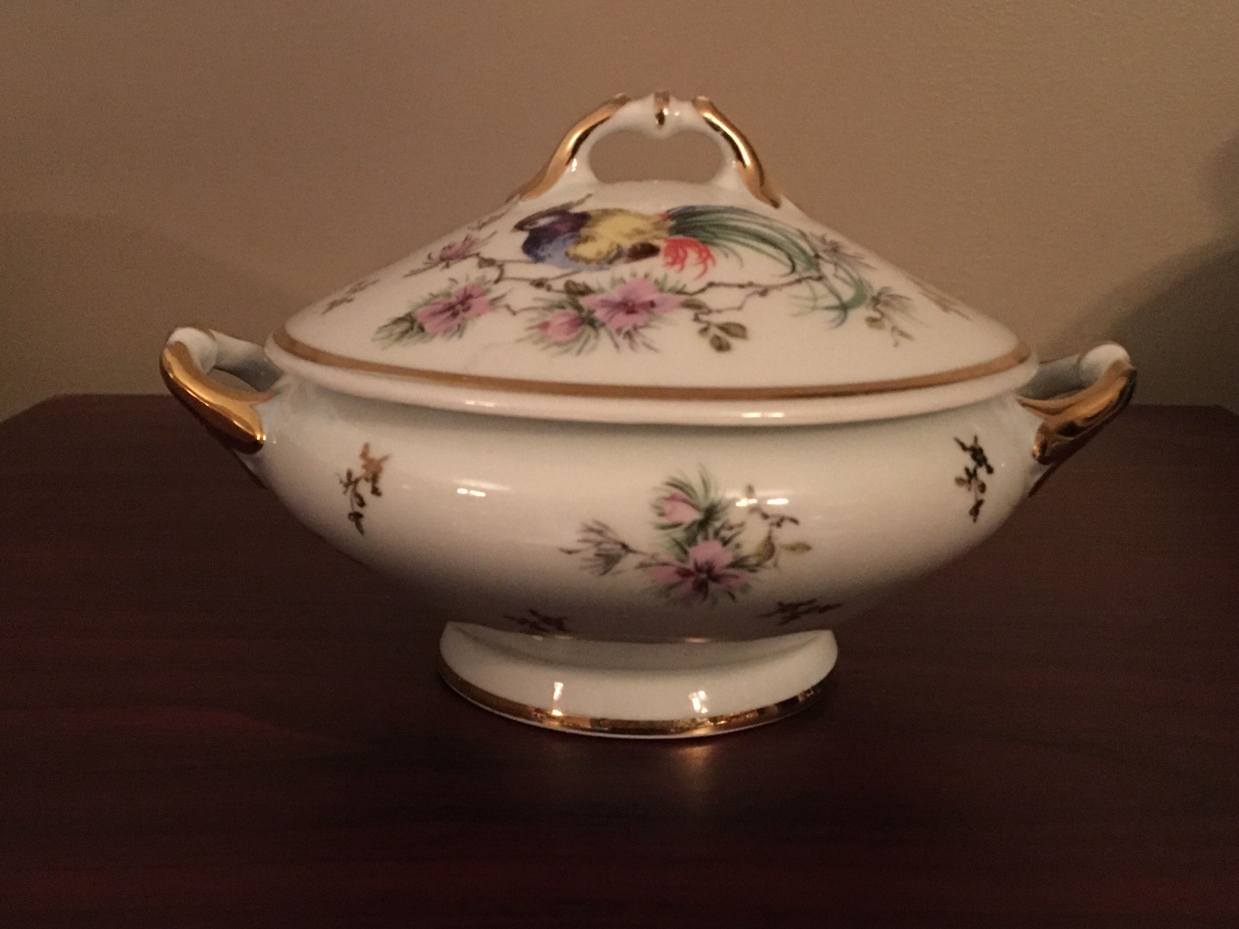 Ancient porcelain box