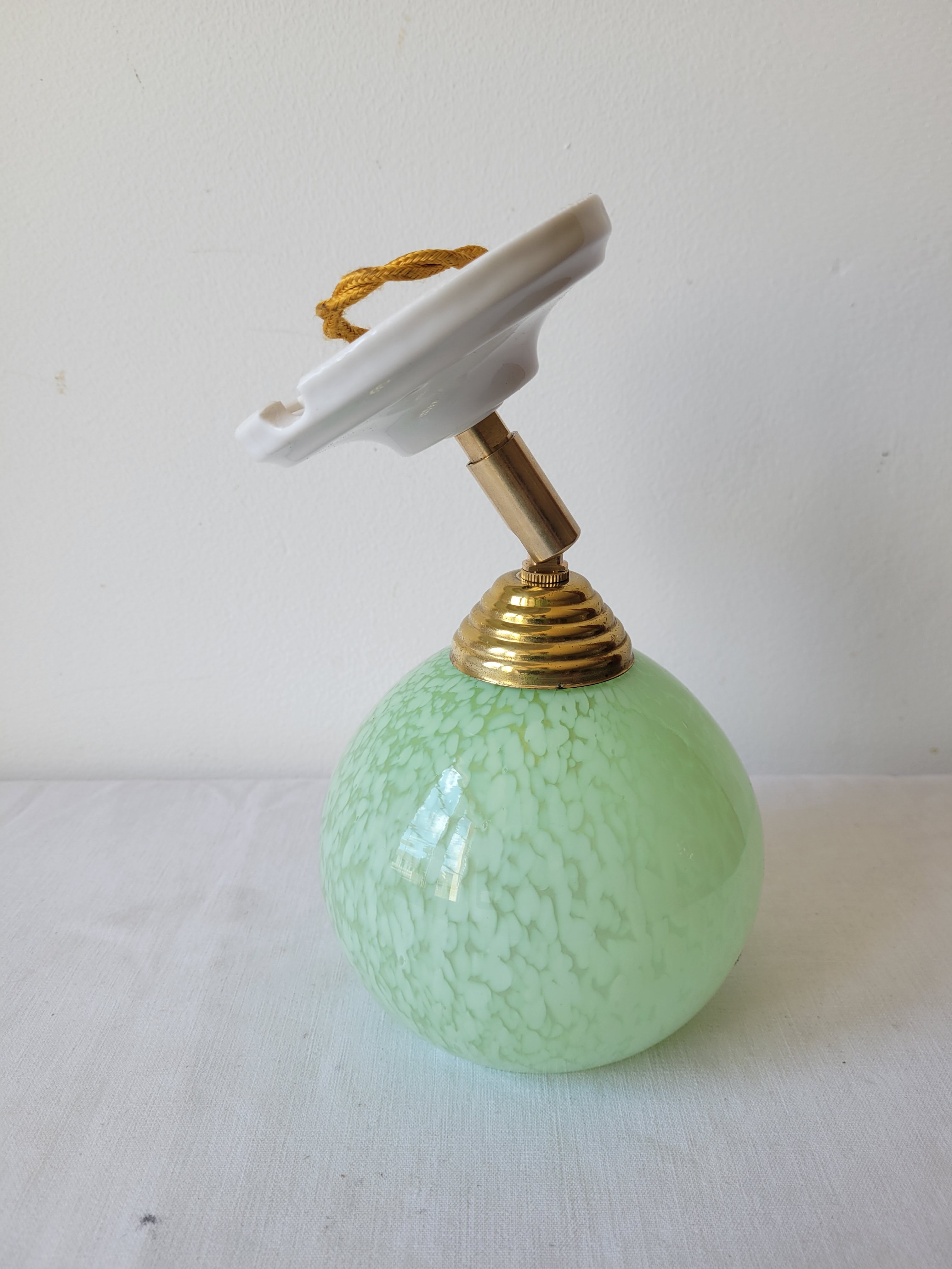 Wall lamp in Clichy glass and porcelain