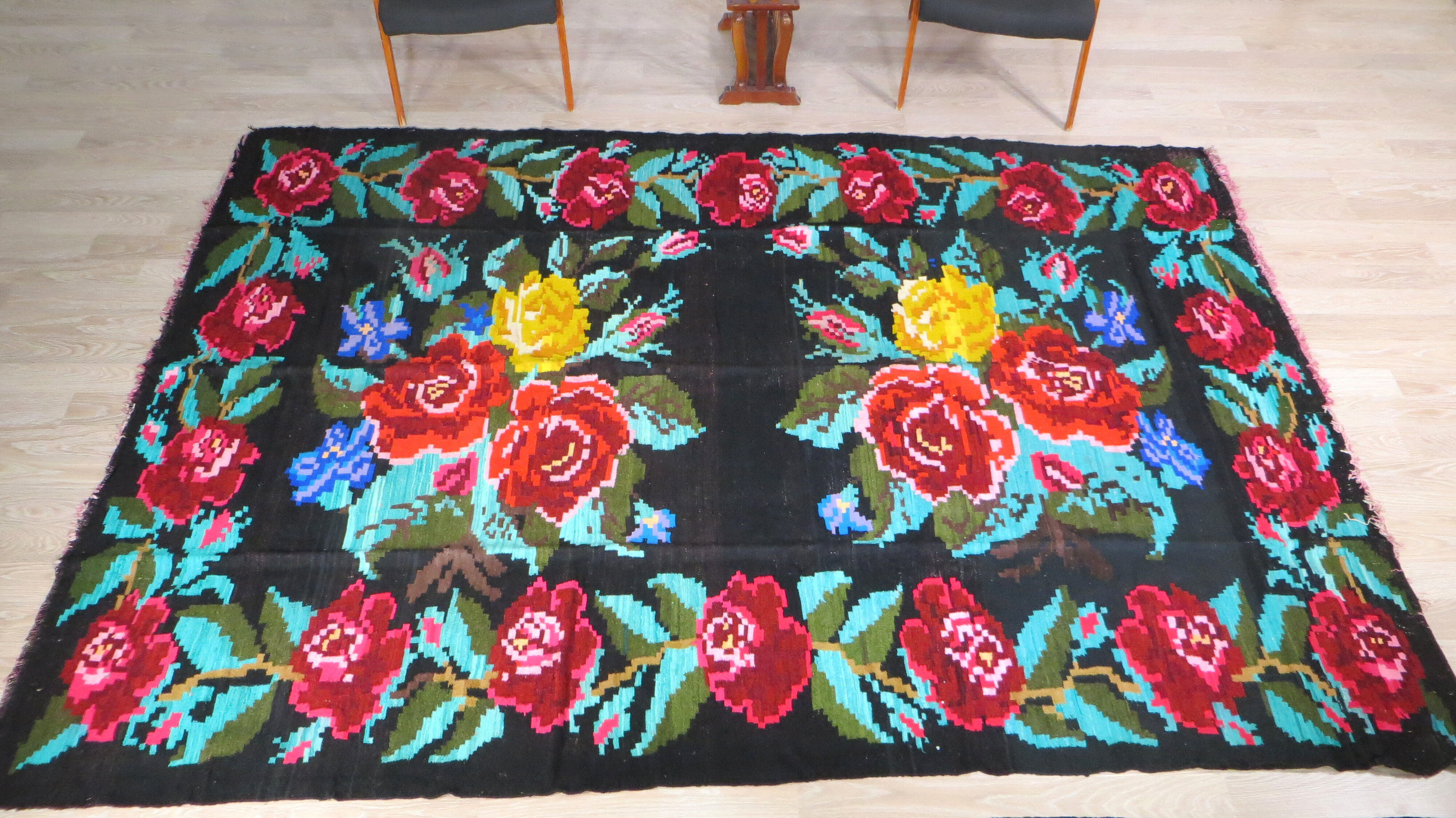 Moldovan carpet 206cm x 300cm
