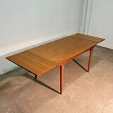 Scandinavian style extendable table