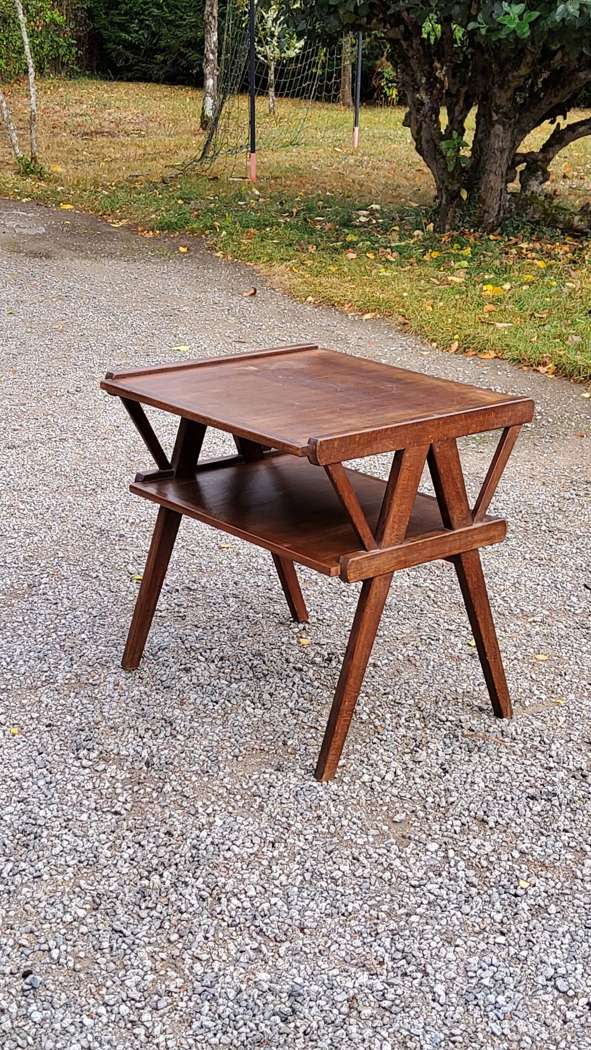 Table d’appoint vintage des années 50 en hêtre chêne et peuplier pieds compas