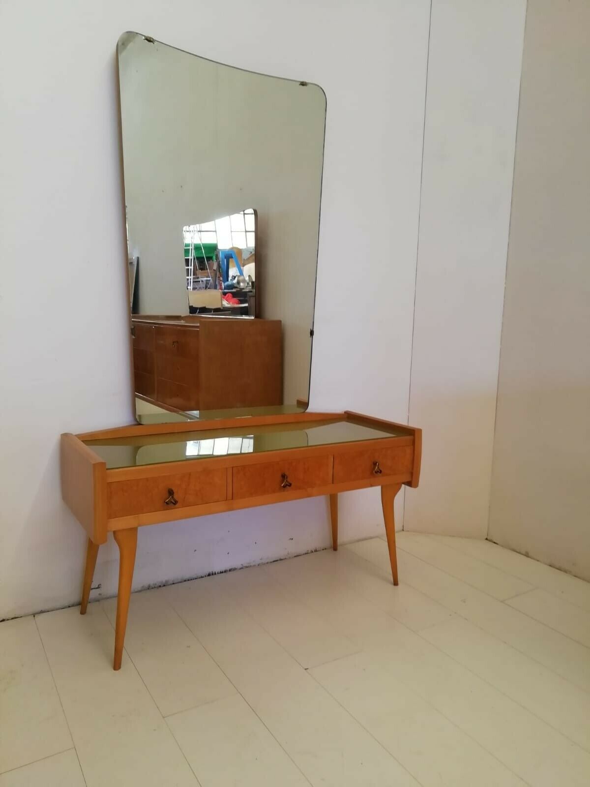 Italian chest of drawers from the 60s with mirror