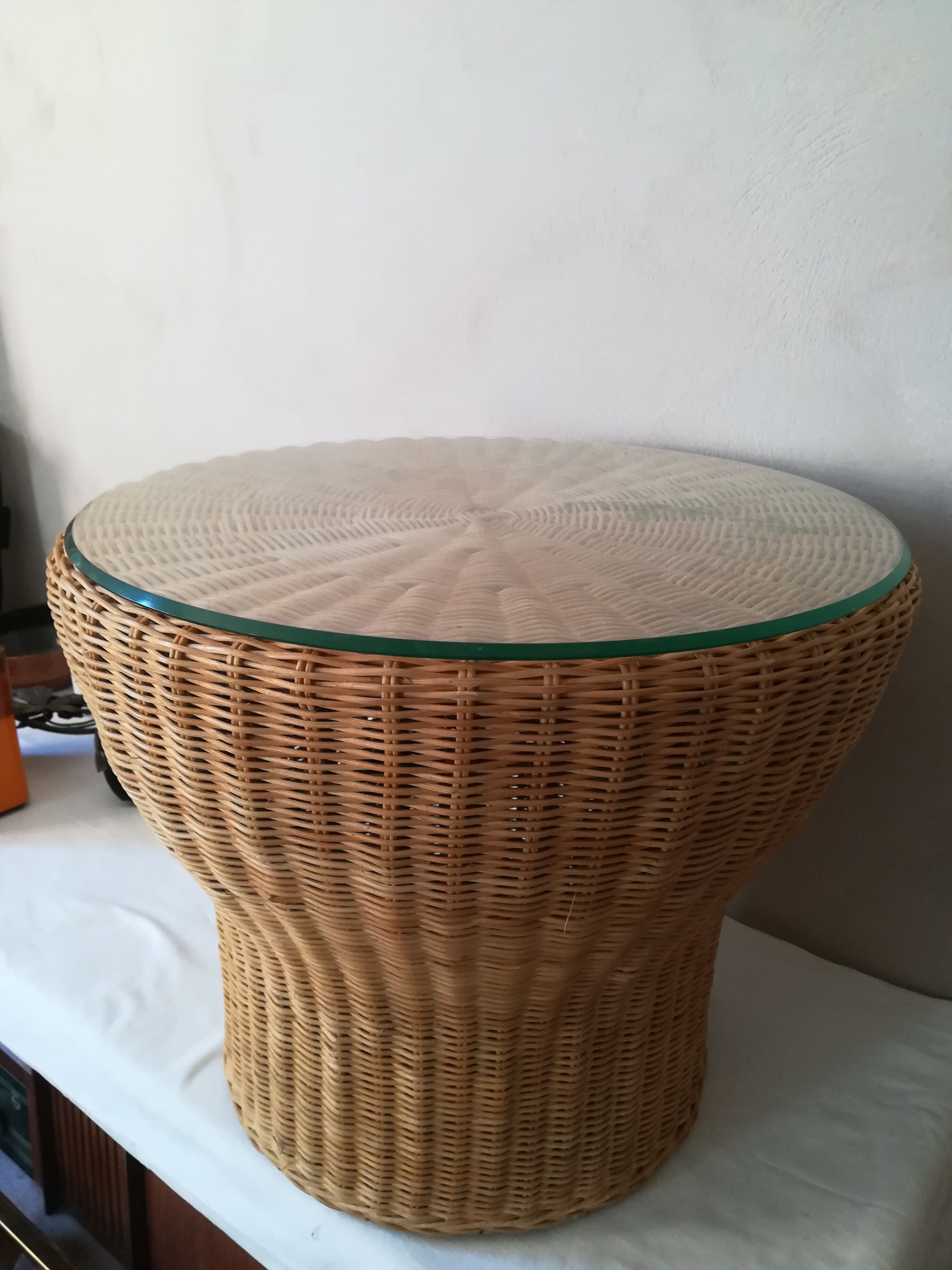 Wicker sofa tip