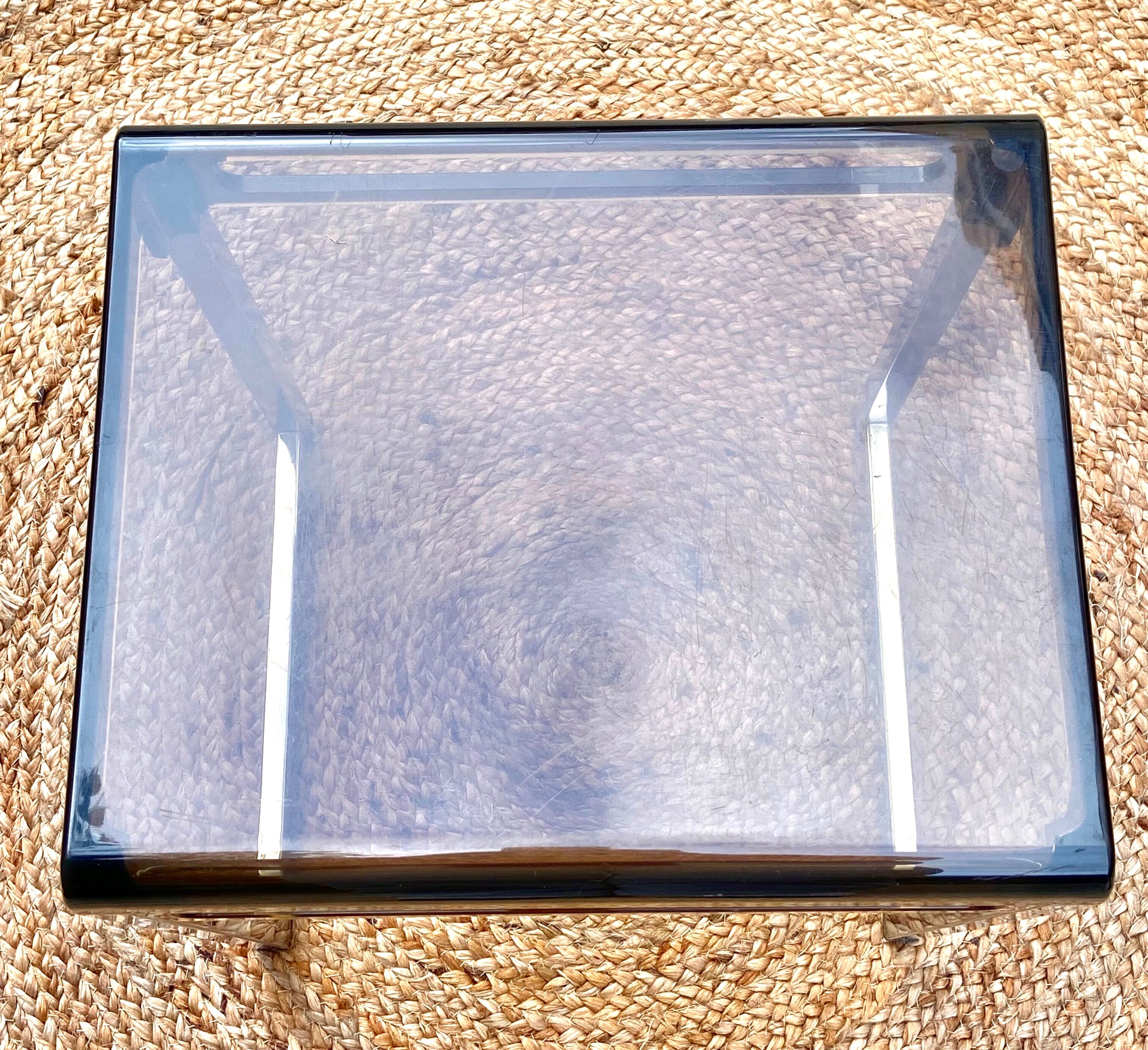 Table d'appoint en métal et plexiglas fumé vintage 70