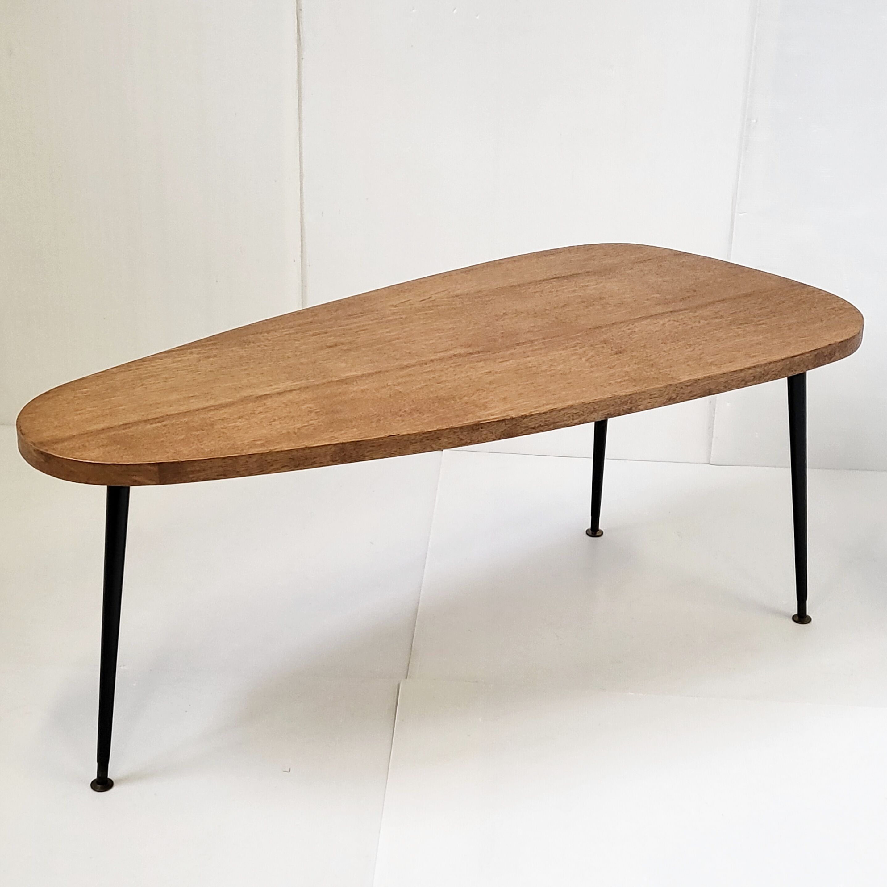 Vintage coffee table 1950 tripod