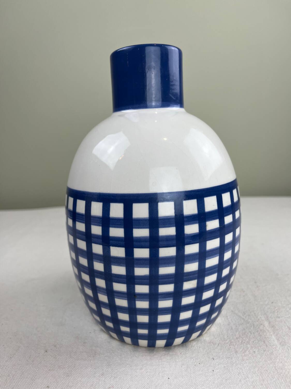 Graphic vase