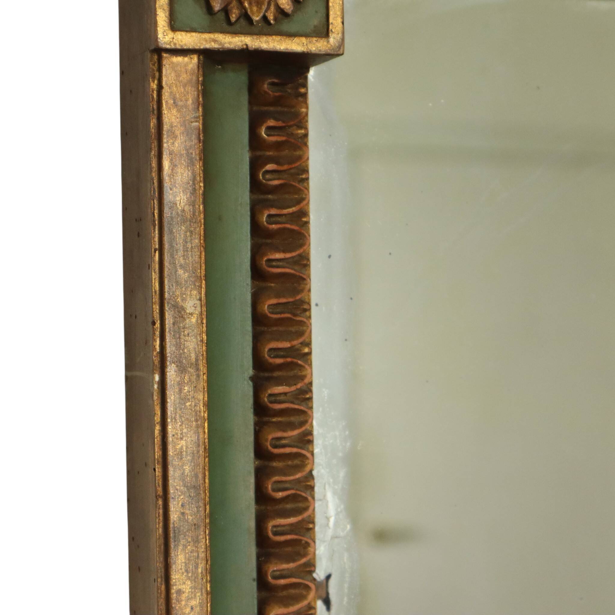 Miroir en bois doré, France, début du XXe siècle