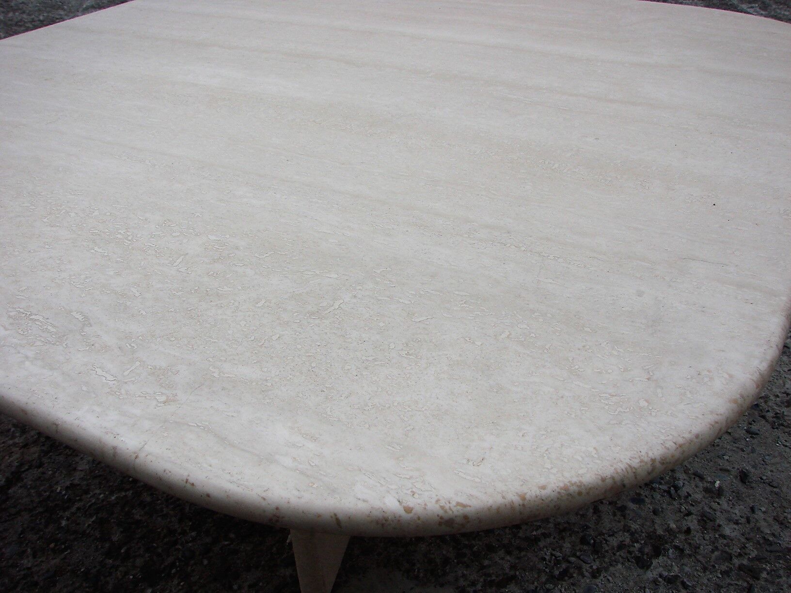 Table basse en travertin, années 1970