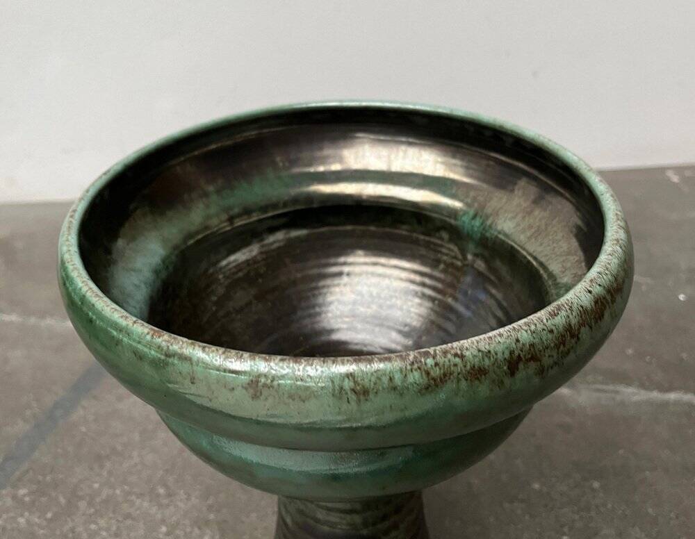 Brutalist studio pottery vase in East German style from the mid-century by Kerstin & Ralf Unterstab for Kunsttöpferei Unterstab KTU, 1960s.