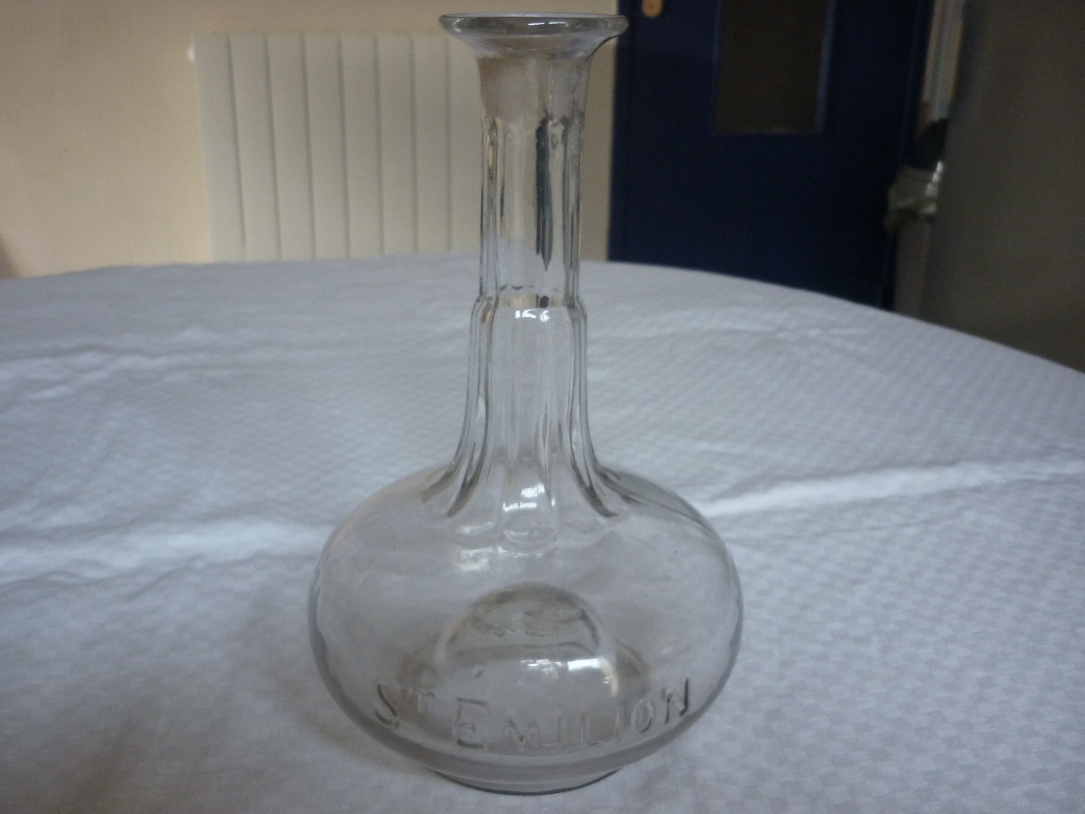 Old decanter glass carafe st emilion