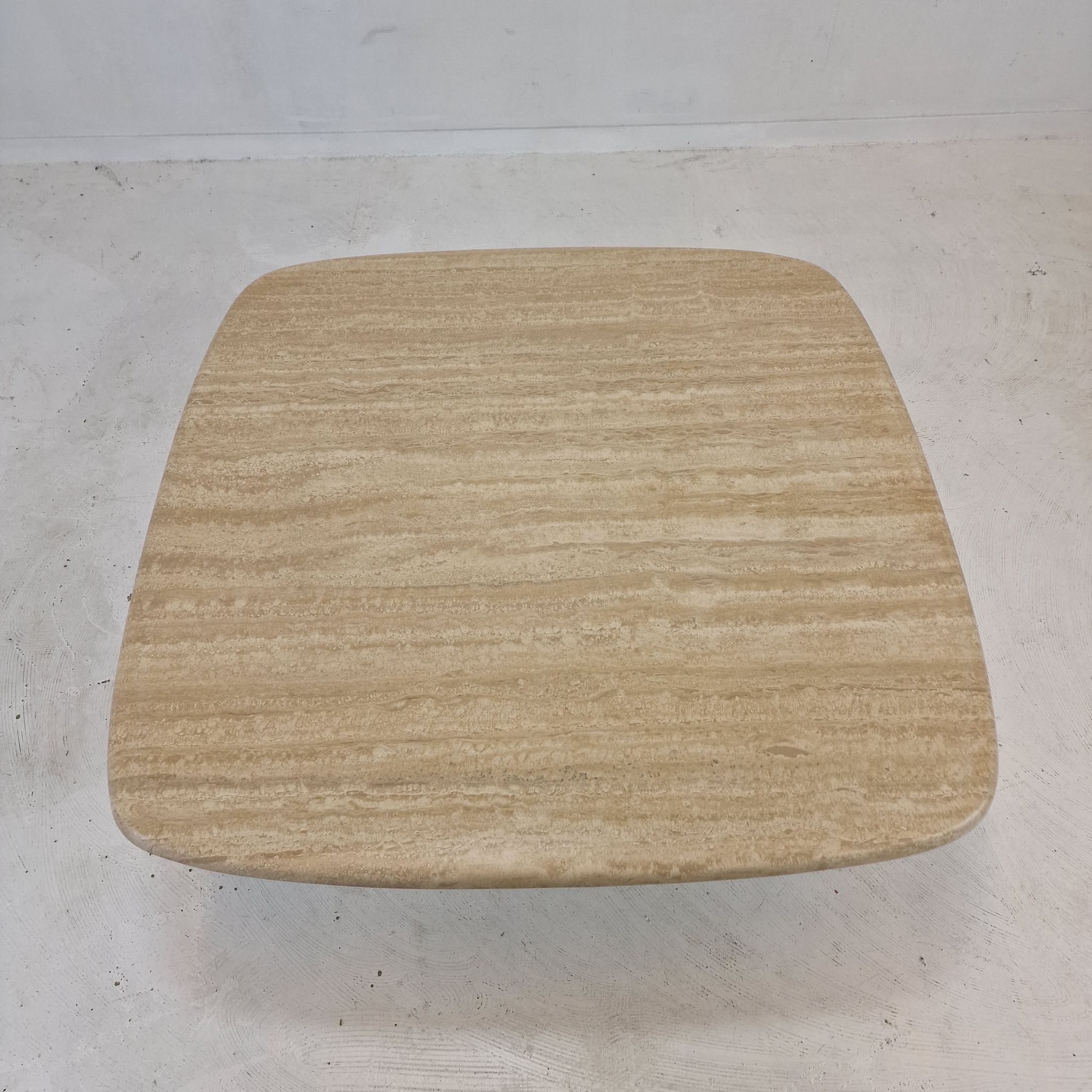 Italian coffee table in travertine 1980's