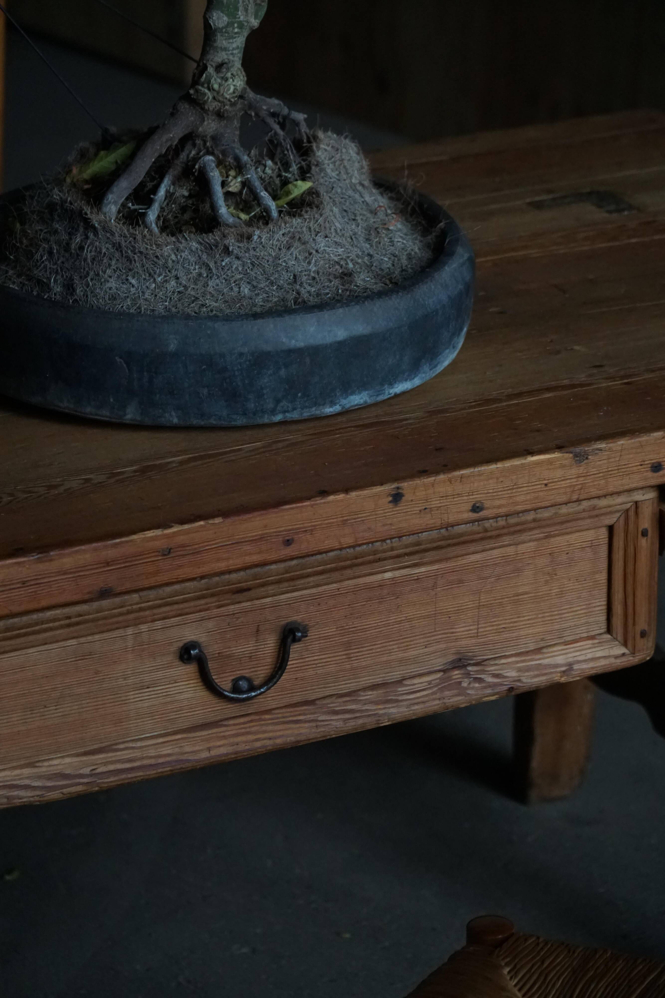 Dining table / desk in primitive French pine from the 18th century with a drawer.
