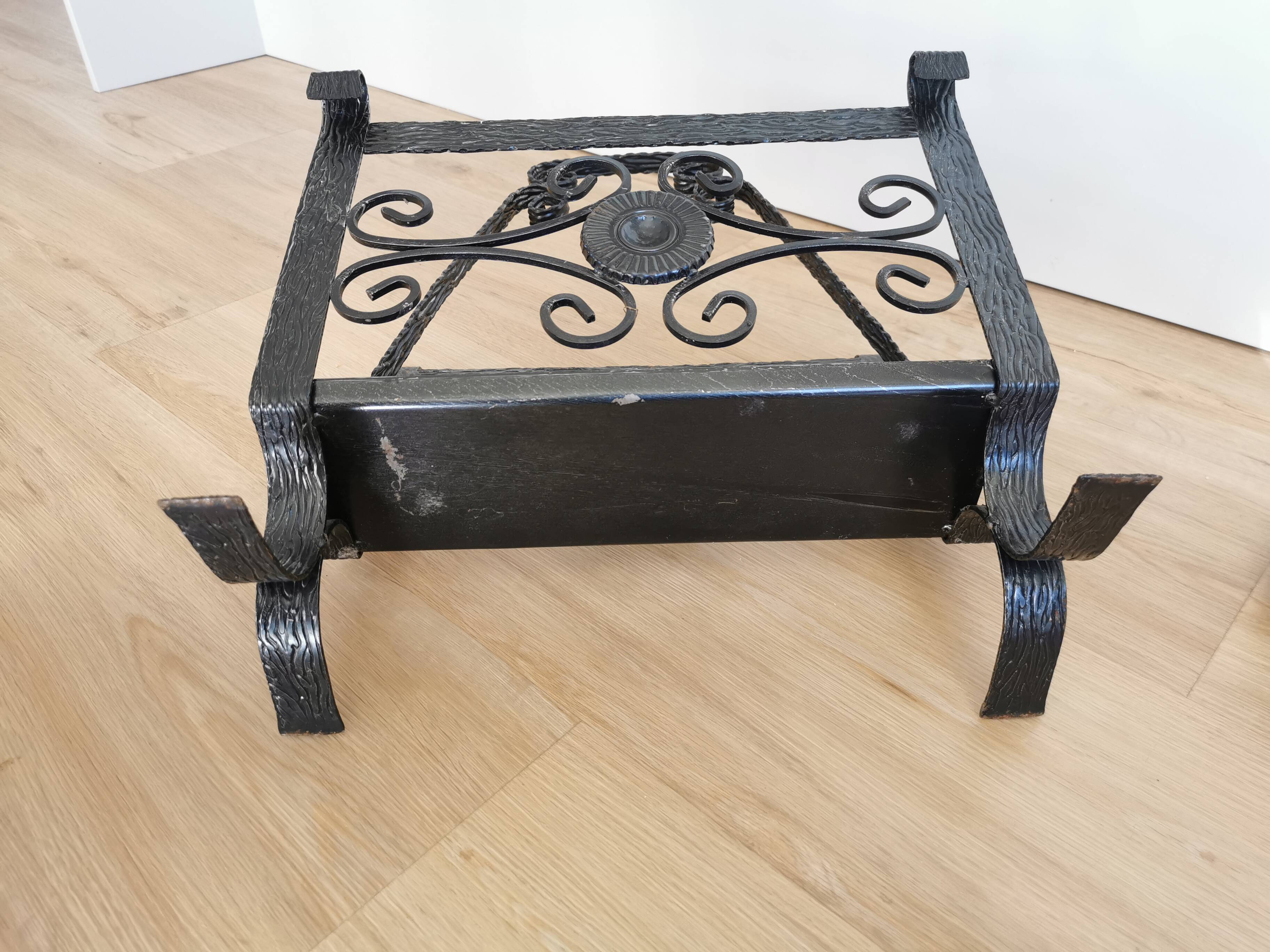 Porte-revues vintage en fonte