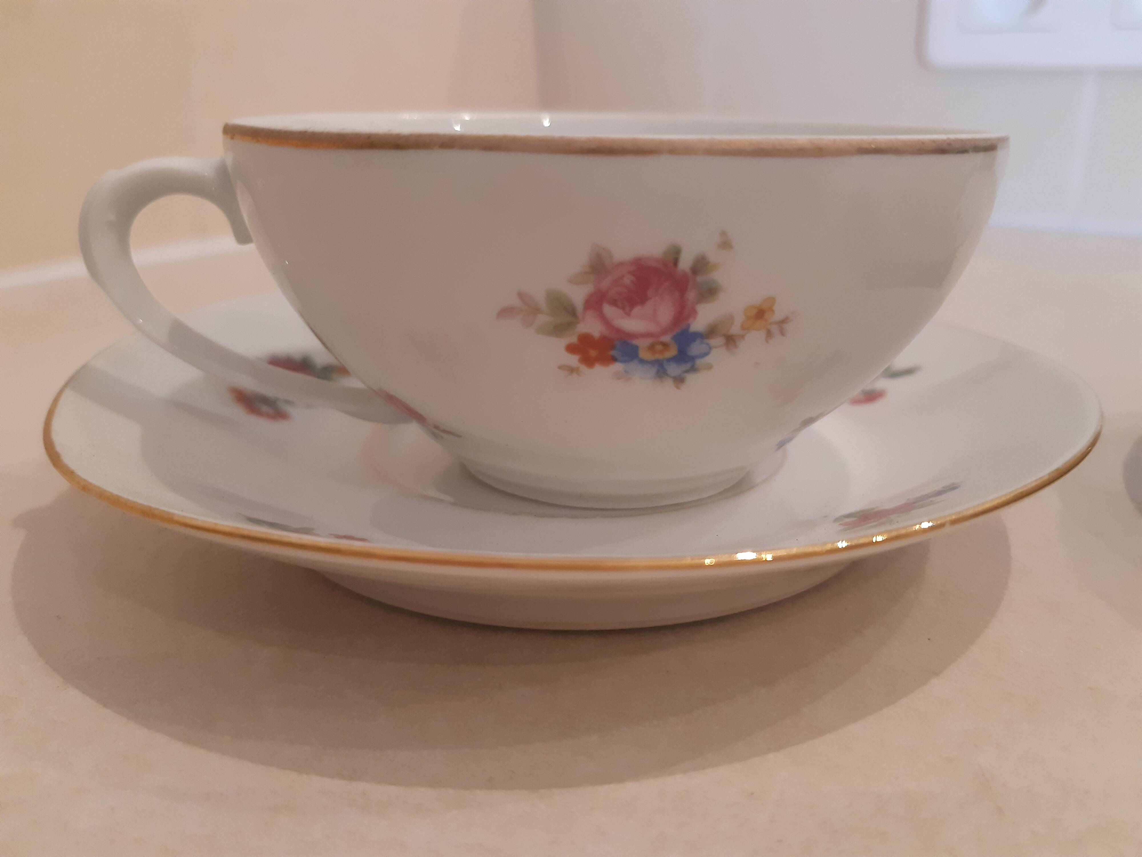 Breakfast set in white porcelain with floral decoration, 1930s.