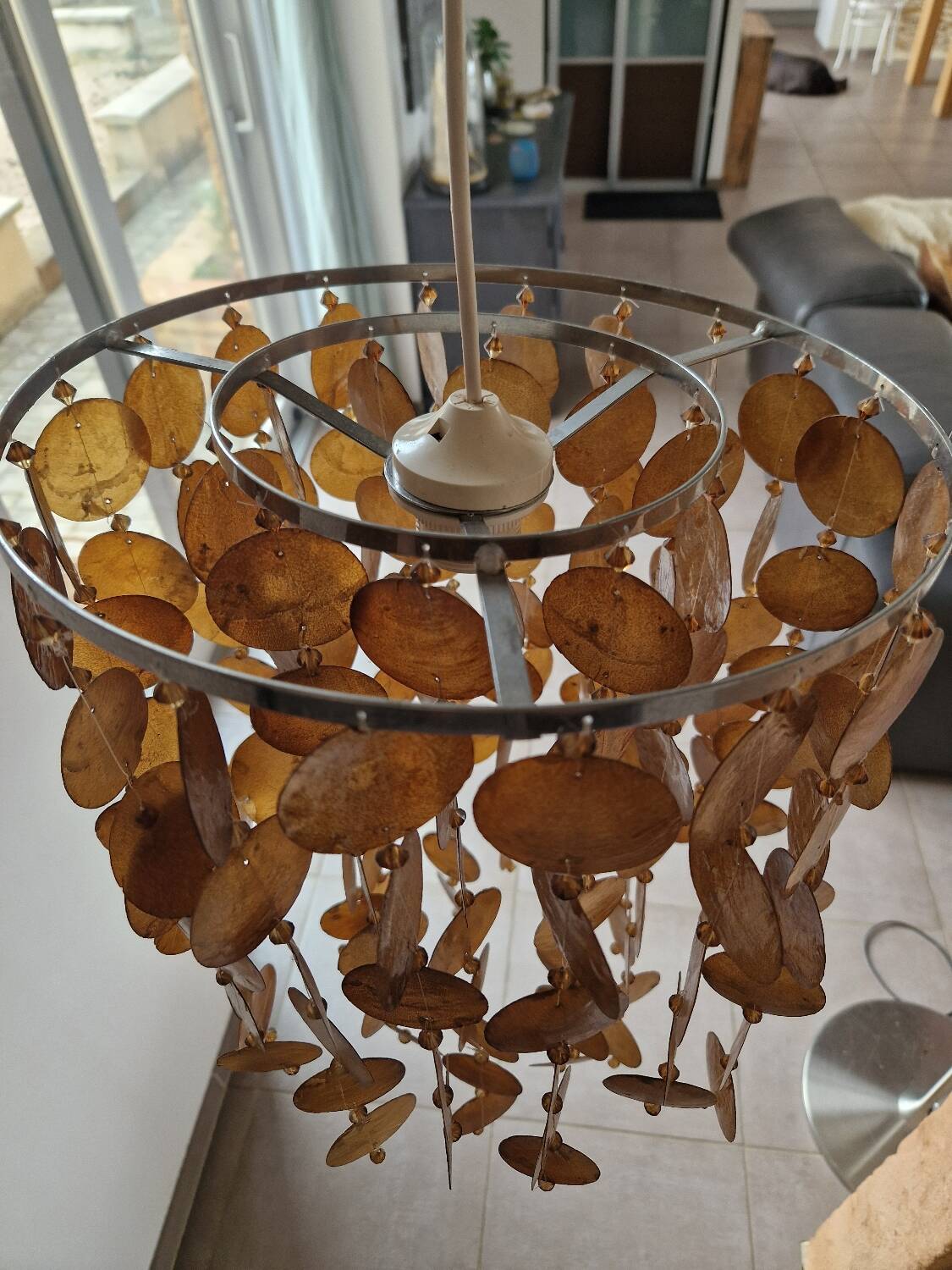 Mother-of-pearl pendant