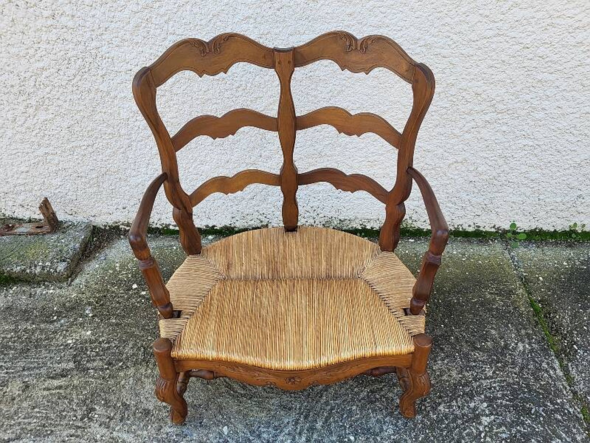 Provencal double armchair with woven rush in walnut