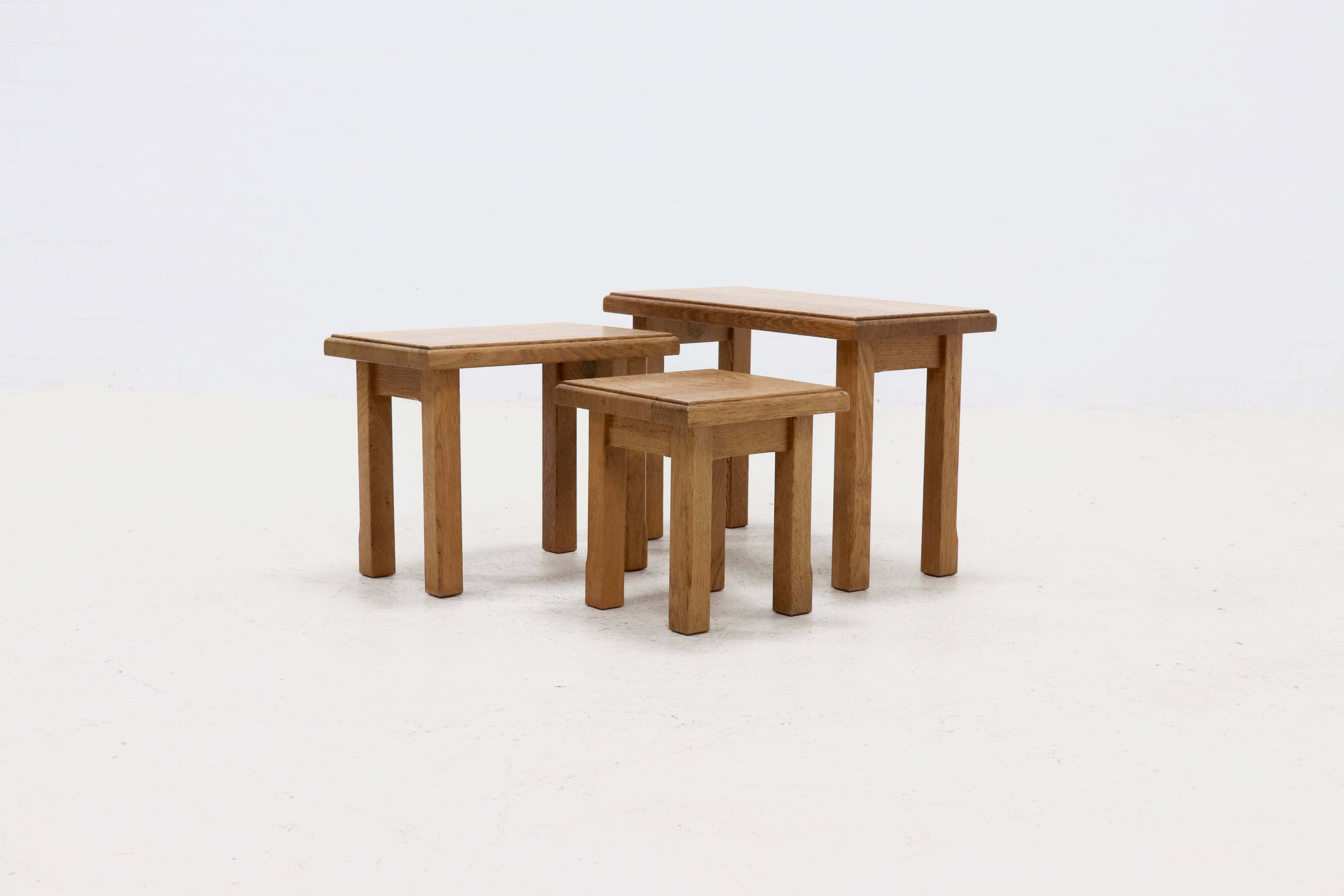 Ensemble de 3 tables gigognes en chêne blond de style brutaliste 1960
