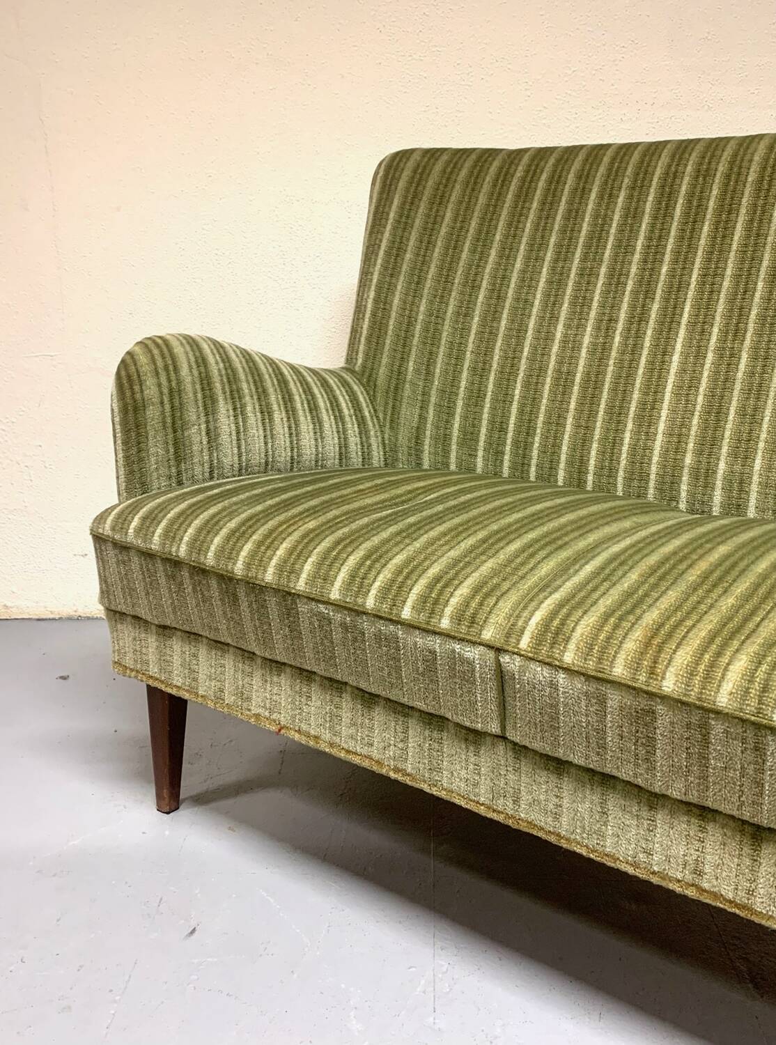 Danish 2seater sofa by Peter Hvidt 50s