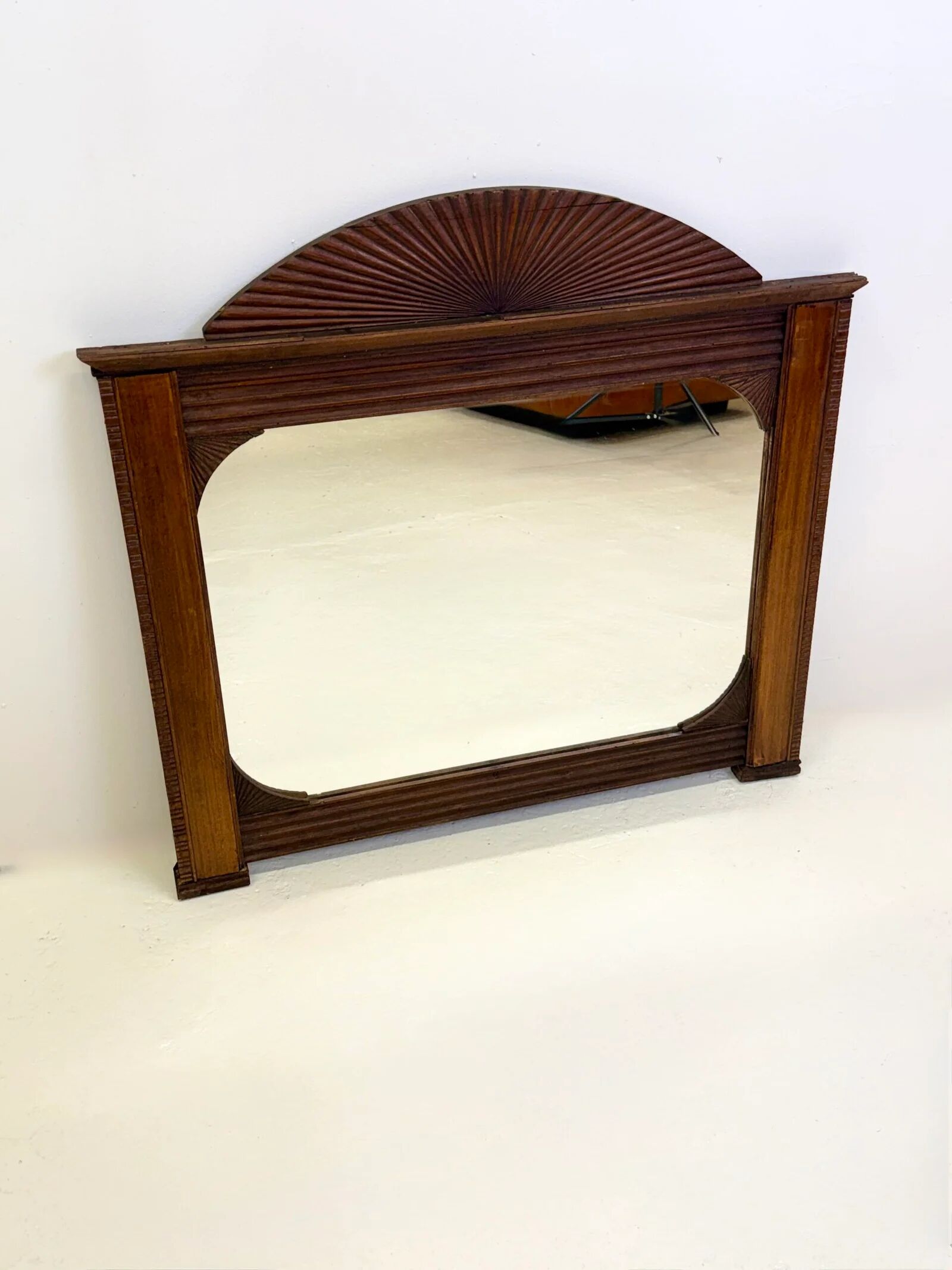 Miroir art déco en bois sculpté, 1930s