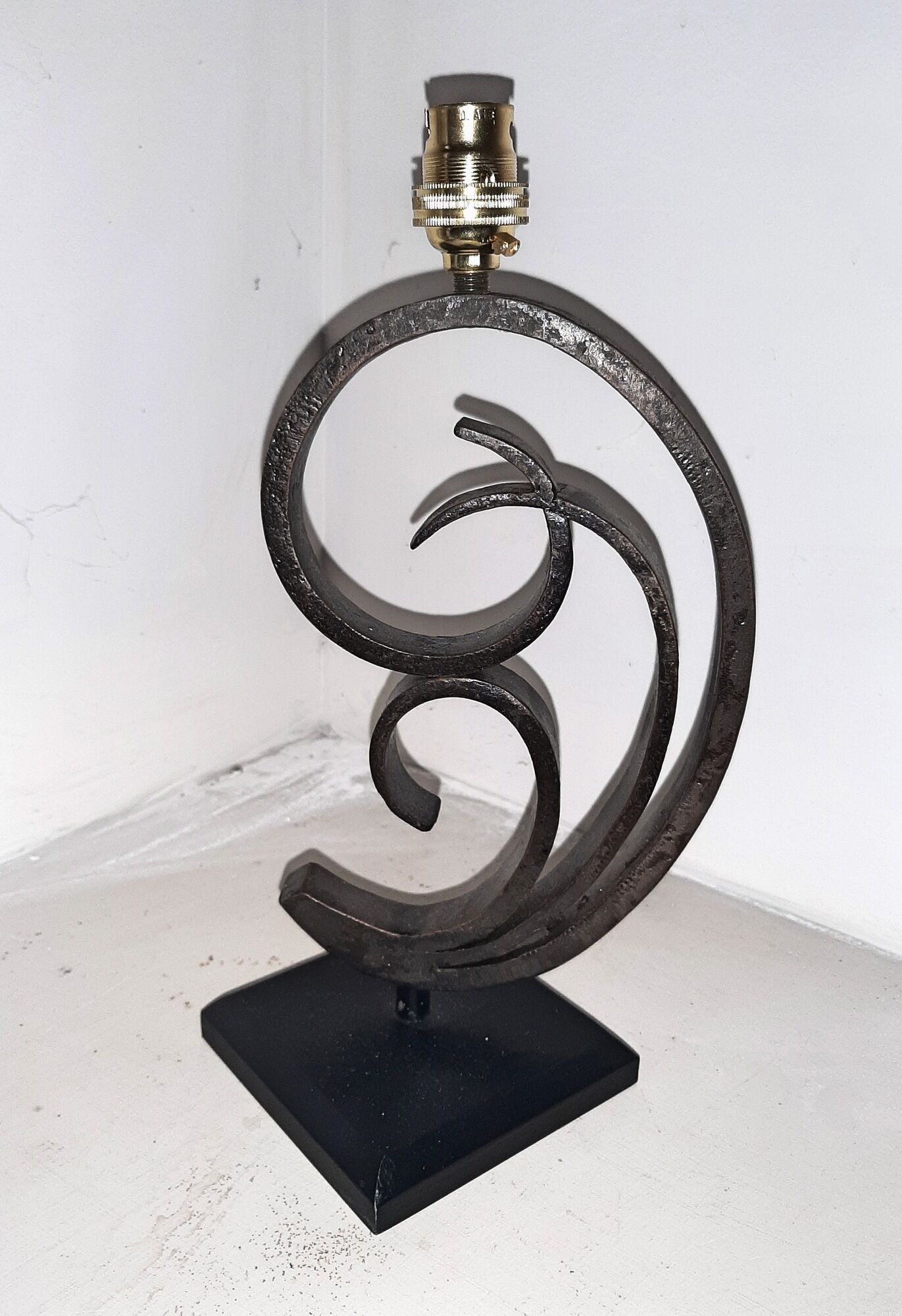 Paire de pieds de lampe d'époque art deco en fer forgé