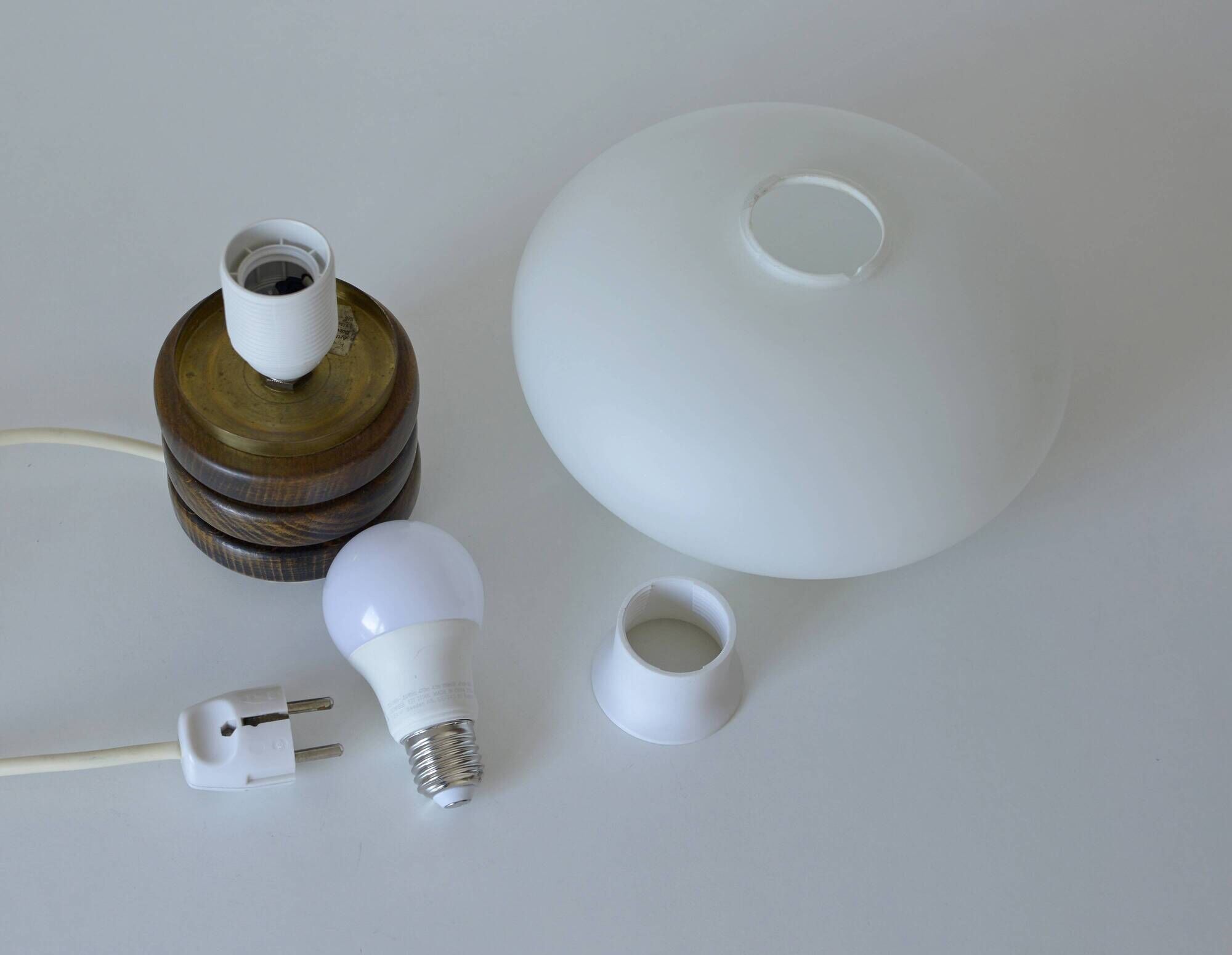 Vintage mushroom desk lamp bedside light brass and wood table lamp 1970's