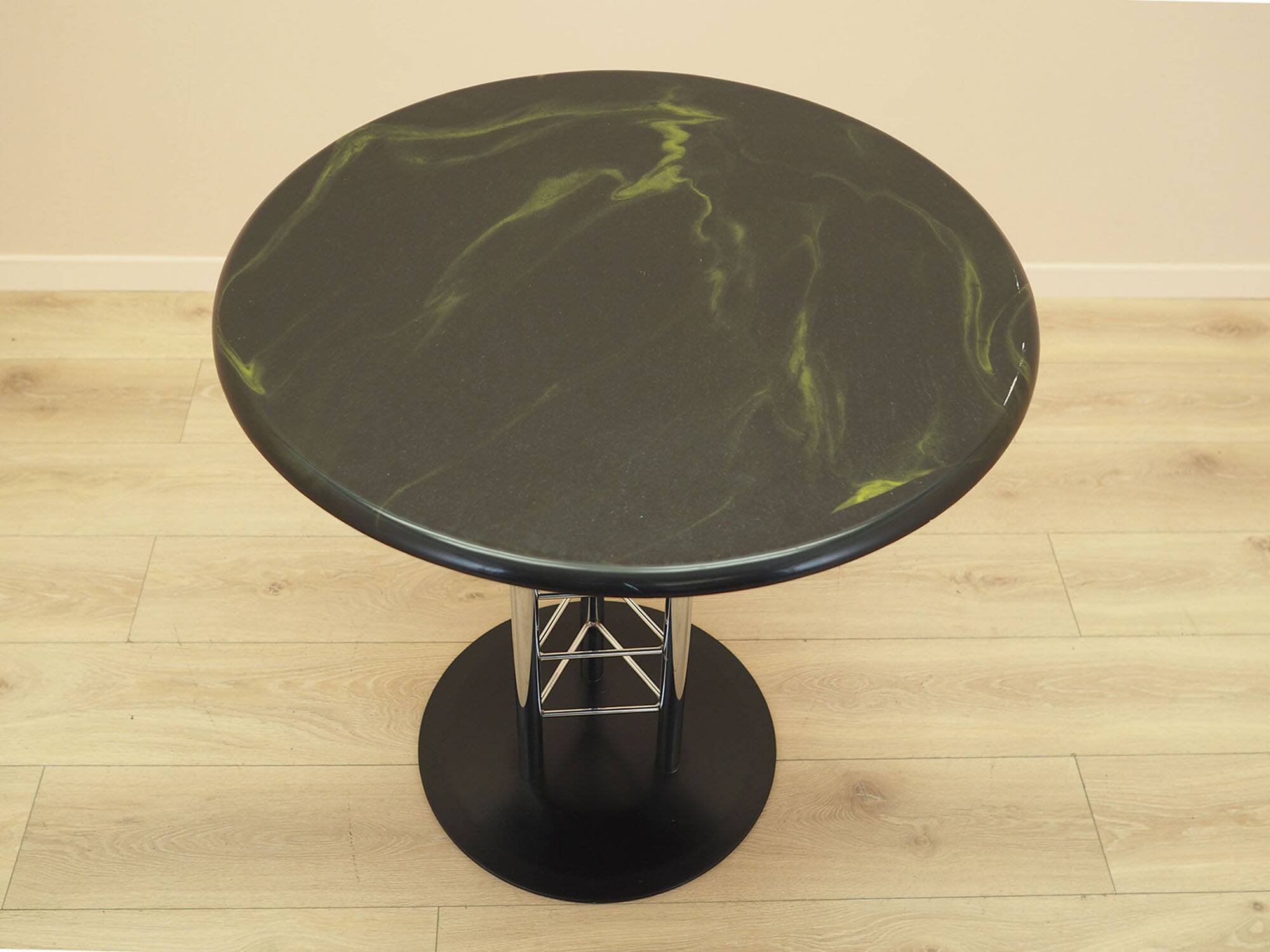 Table d'appoint en treillis italien, années 1970