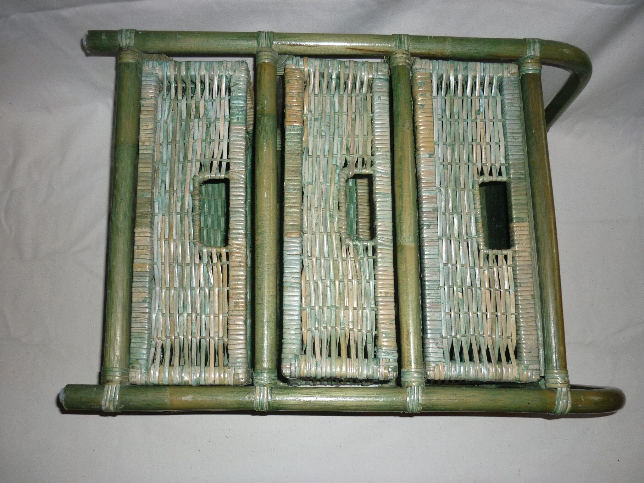 Bedside table with 3 drawers in bamboo and green rattan