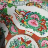 Chinese porcelain bowl with floral and bird decoration – Famille Rose style
