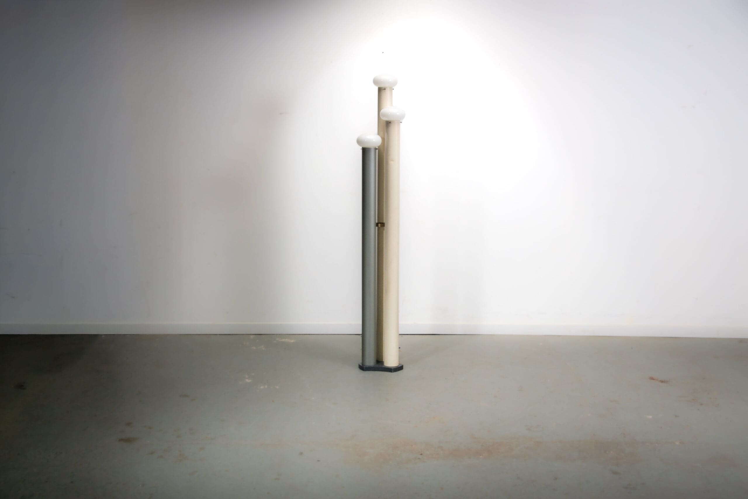 Italian pillar floor lamp. Circa 1970