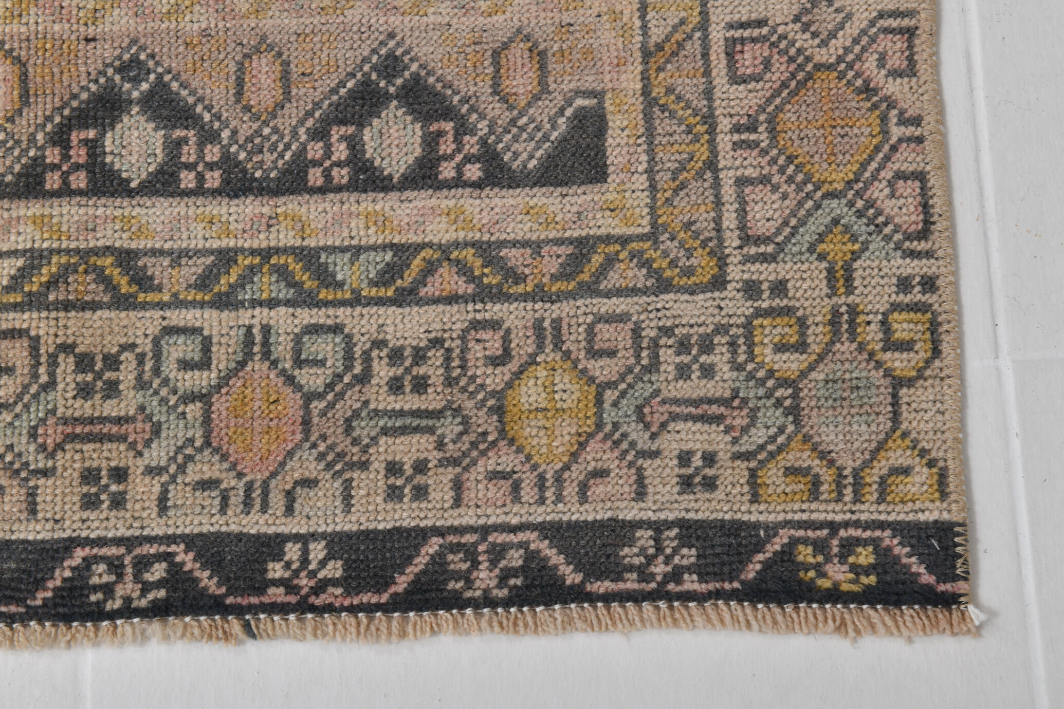 Handmade pink turkish rug 213x125cm