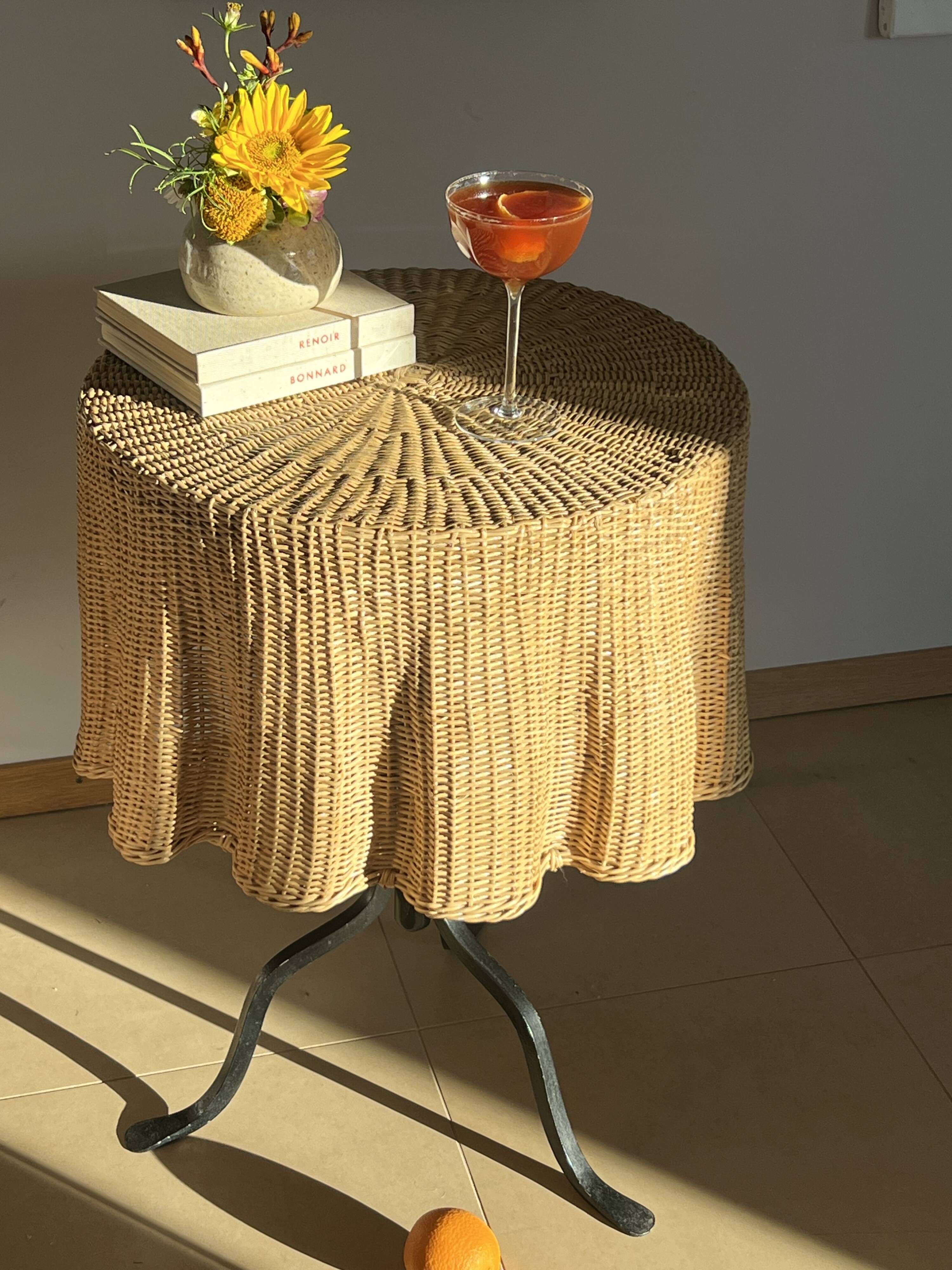 Table Trompe l’œil Ghost in Wicker