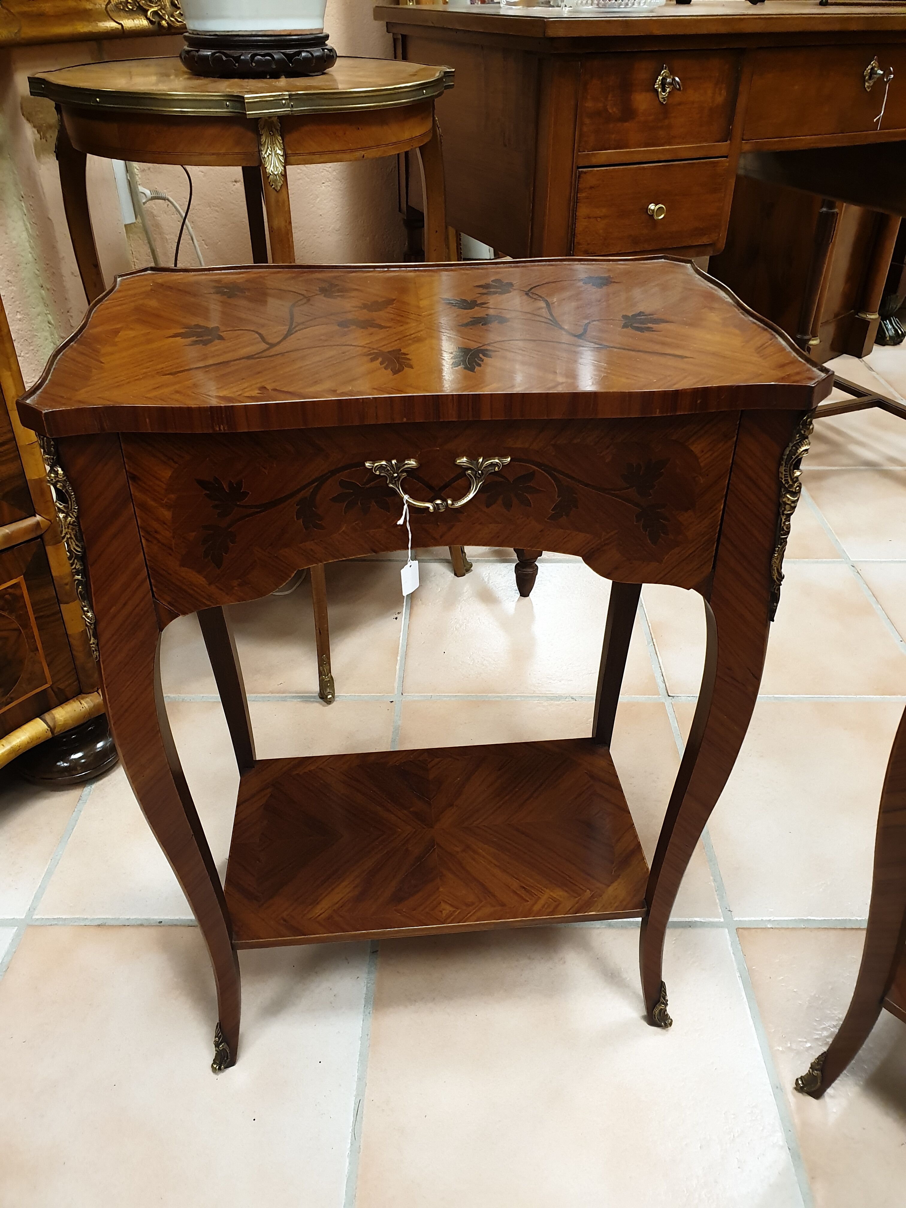 Side table in pink wood