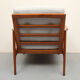 Fauteuil des années 1960 en cerisier, gris clair avec coussin vert