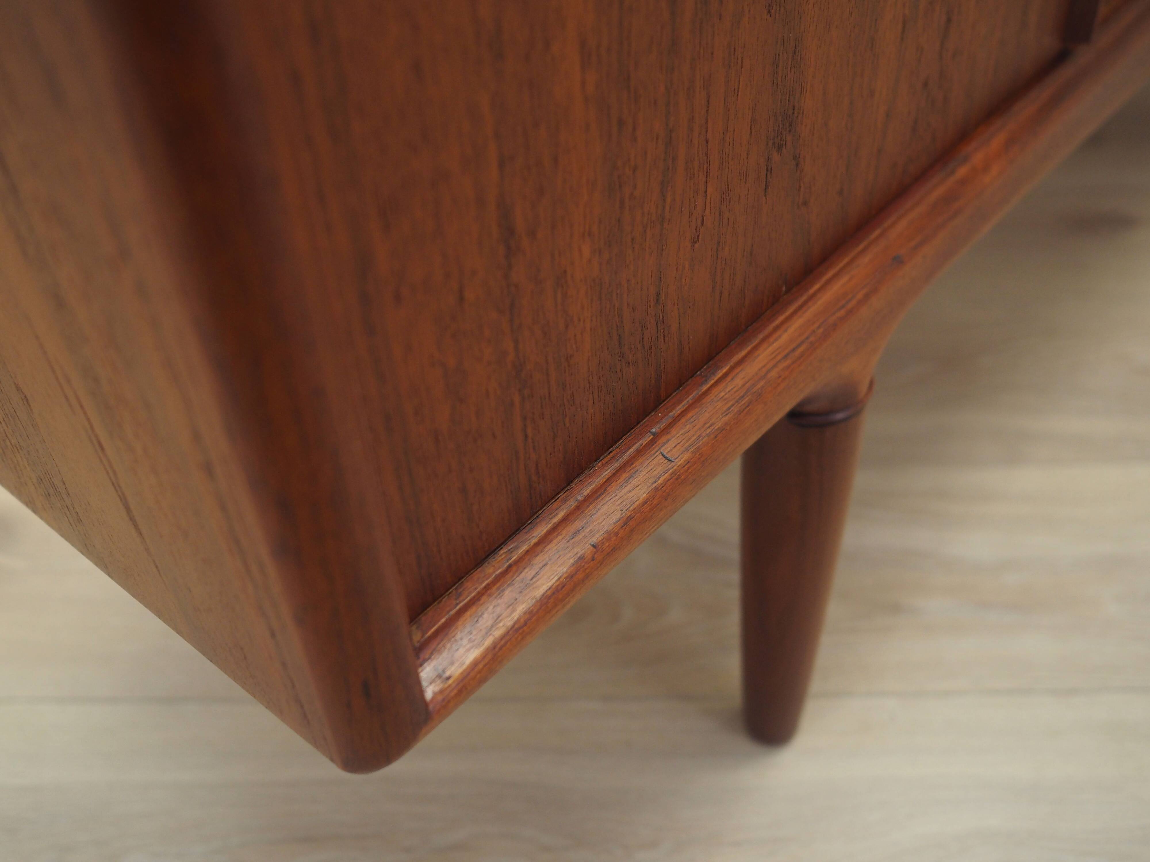Buffet haut en teck, design danois, années 1960, production : Omann Jun