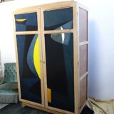 Walk-in wardrobe