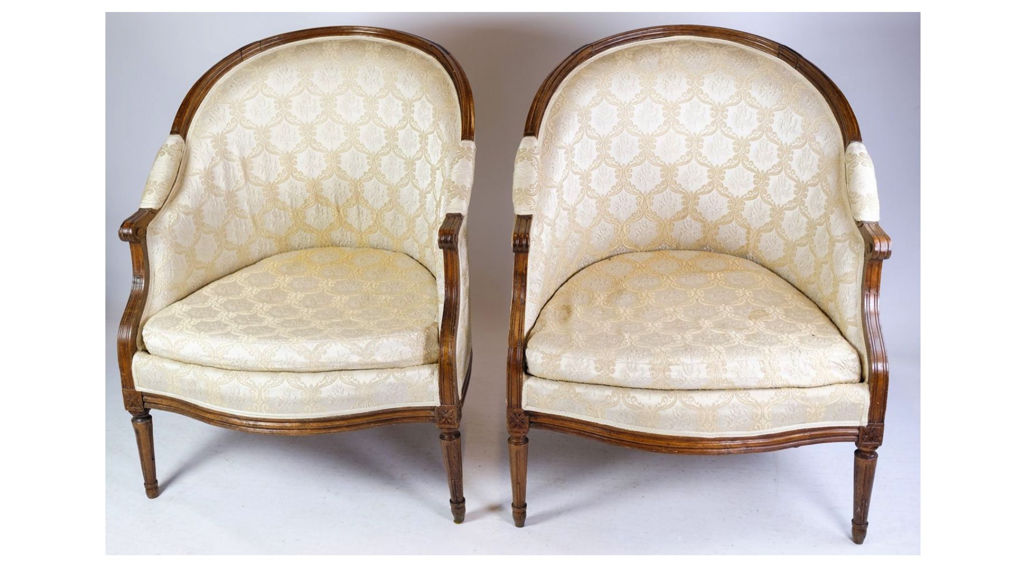 Paire de fauteuils Louise XVl