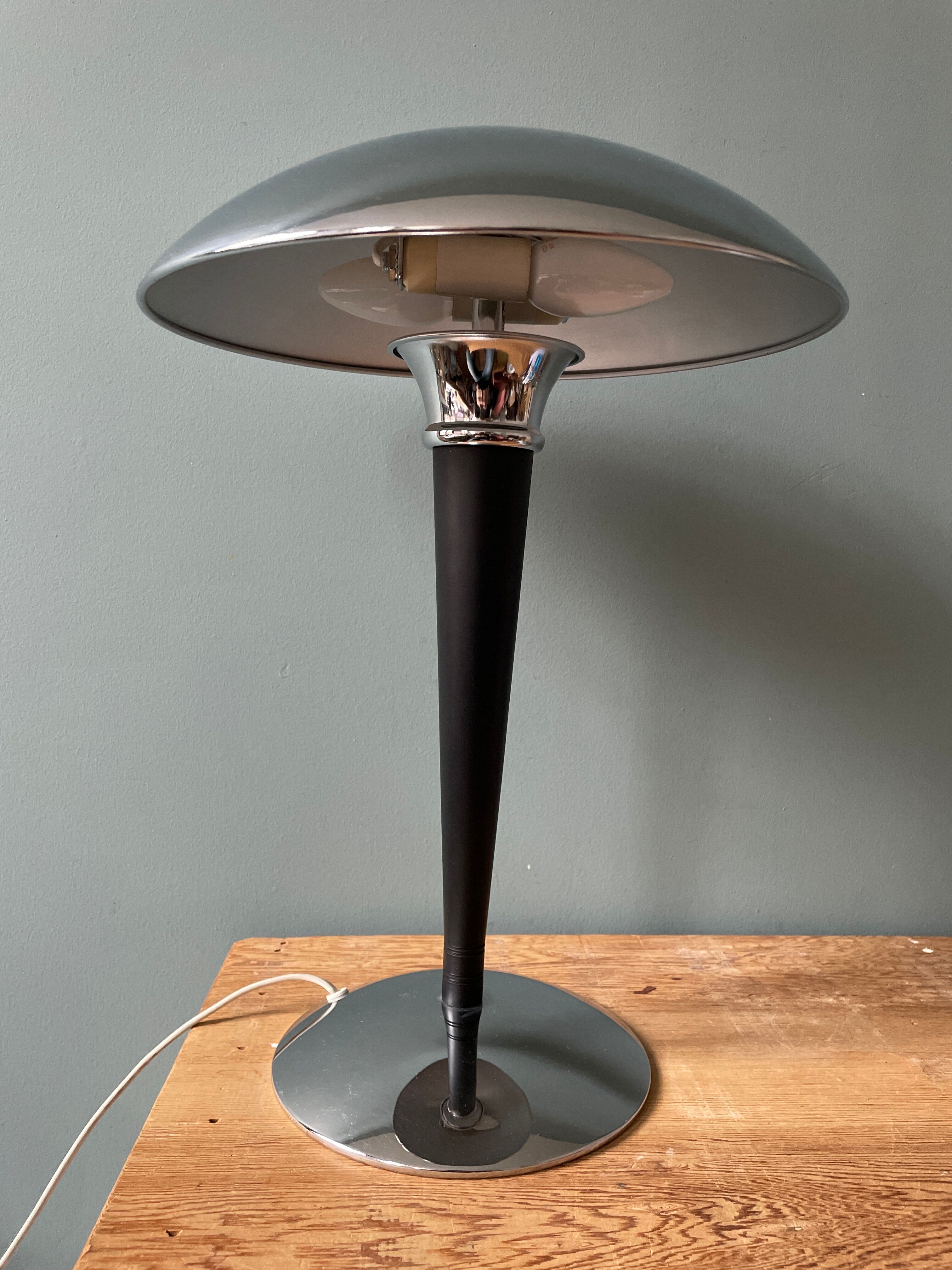 Vintage liner lamp 1980