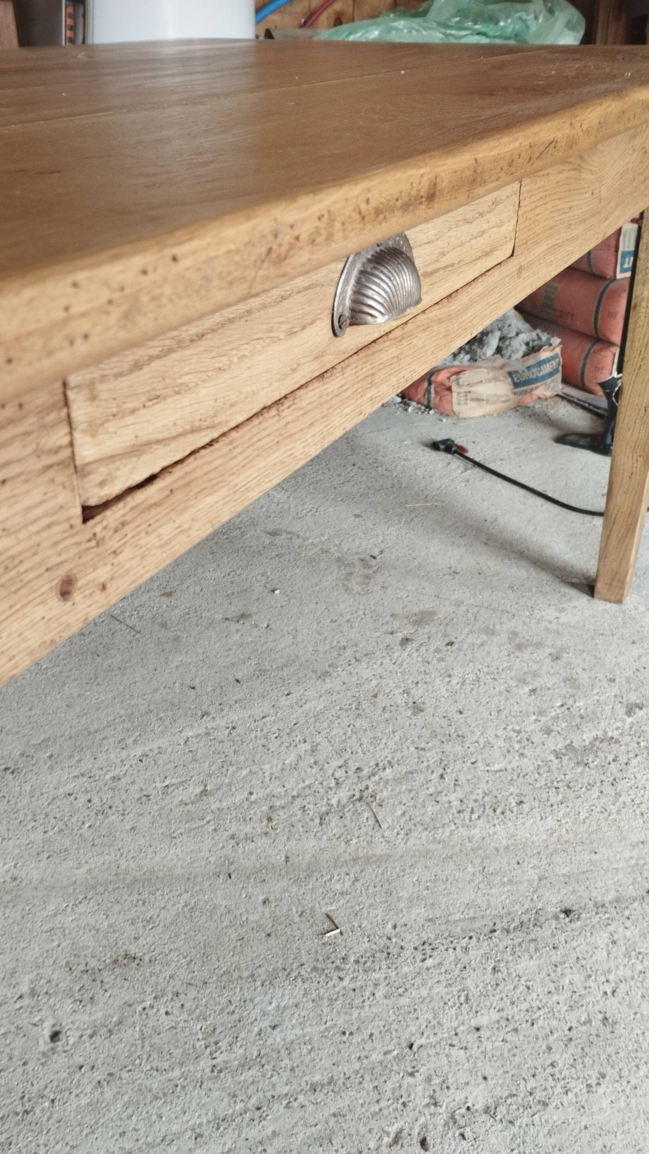 Rustic farmhouse table in solid oak with antique patina finish 200 x 90