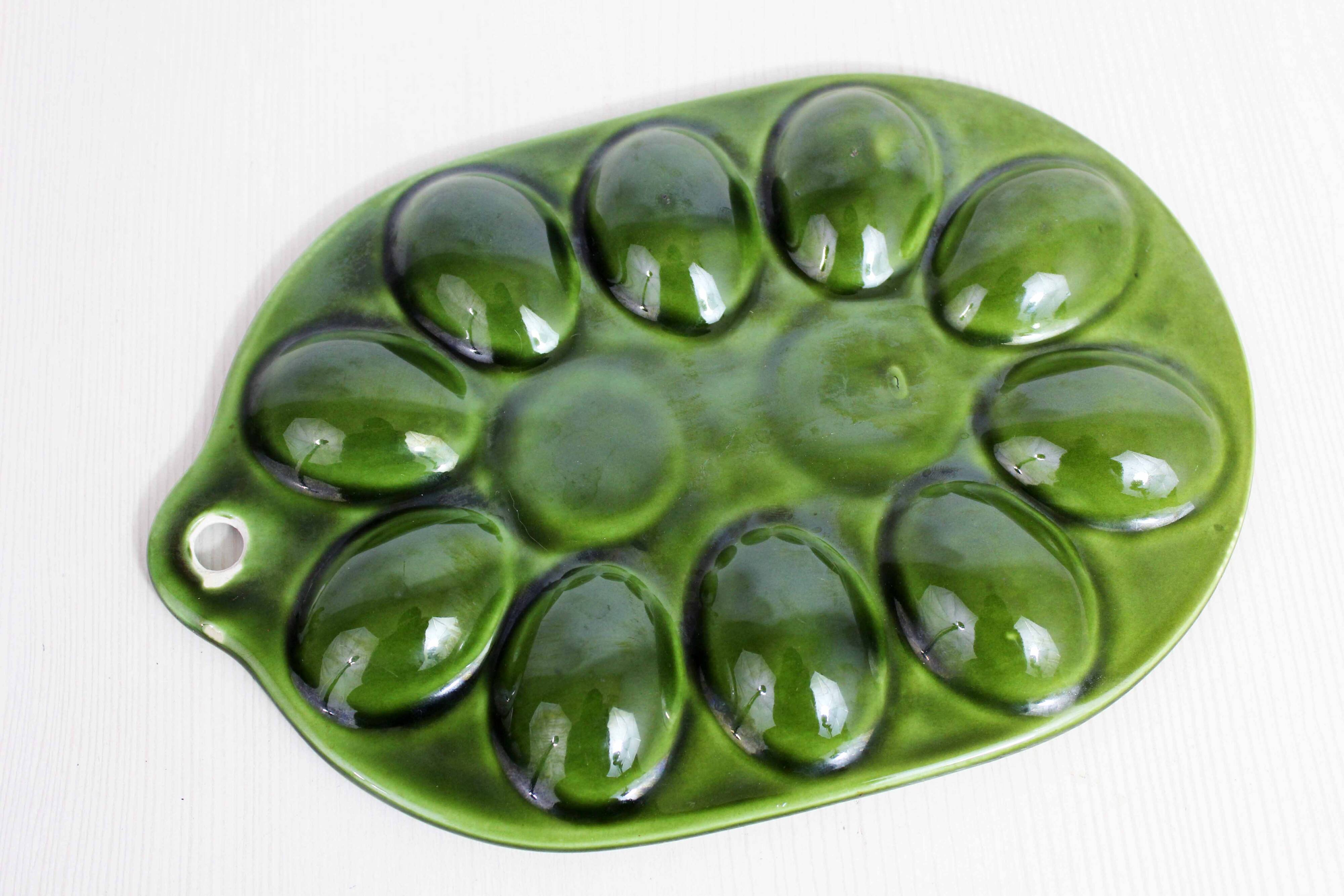 Salt and pepper earthenware egg set