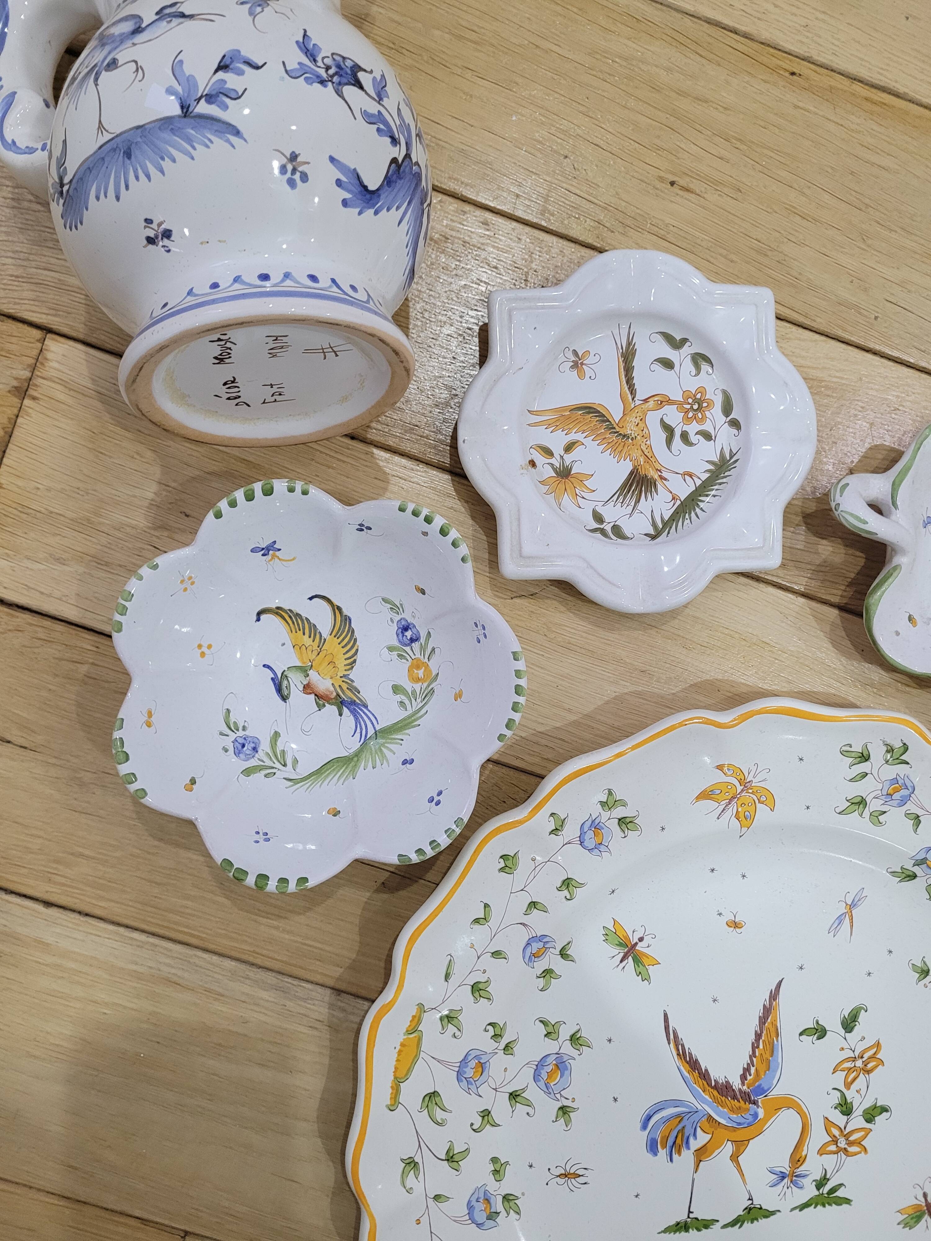 Set of 5 Moustiers porcelain pieces in perfect condition