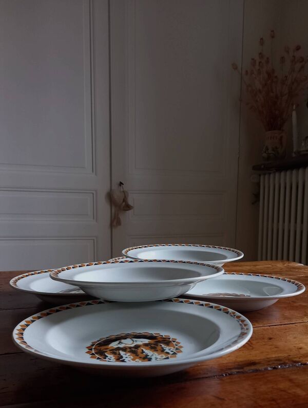 Lot de 10 grandes assiettes terre de fer Art Deco Saint-Amand Nénuphar