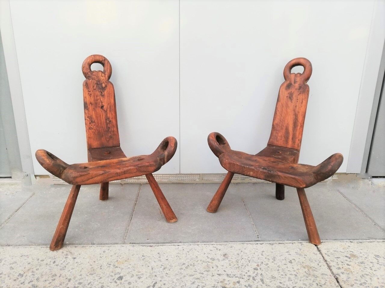 Paire de tabourets de traite brutalistes