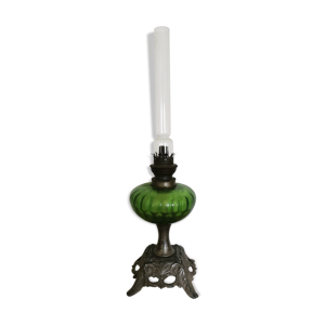 Lampe à pétrole ancienne